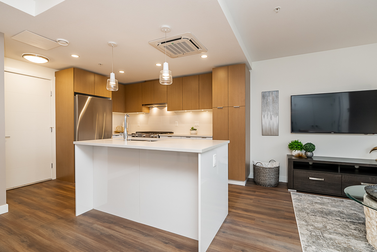 TH5-108 East 8th St, North Vancouver, BC 4