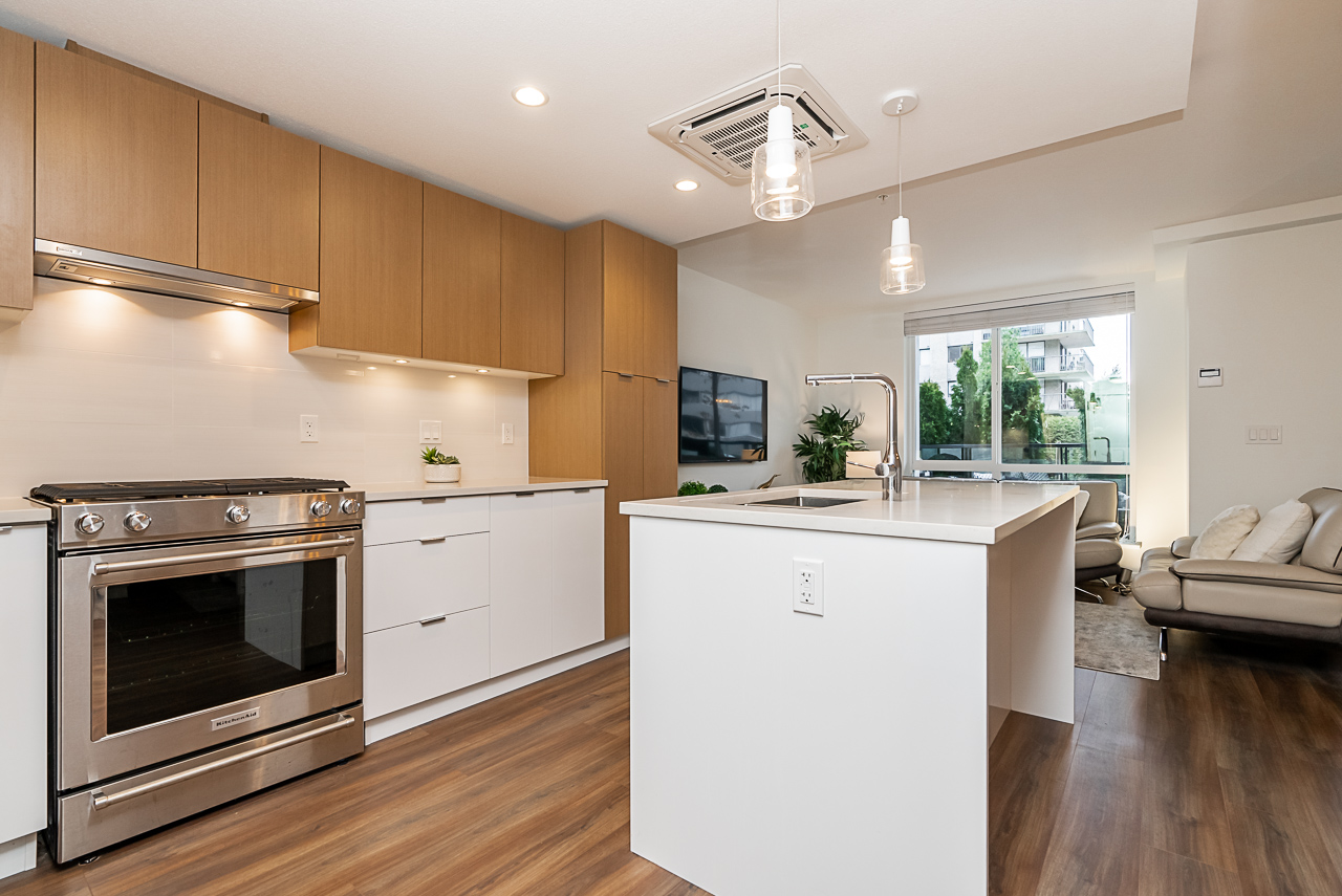TH5-108 East 8th St, North Vancouver, BC 2