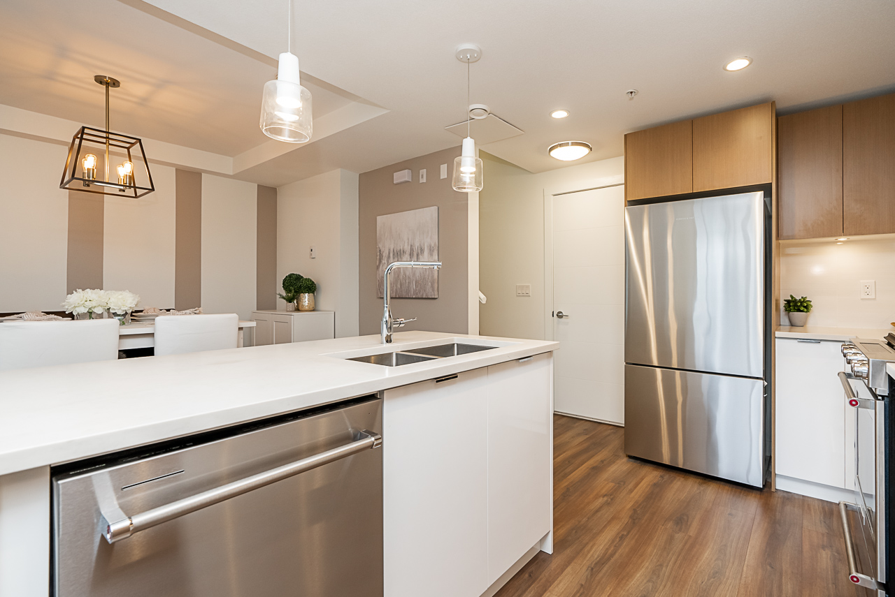 TH5-108 East 8th St, North Vancouver, BC 10