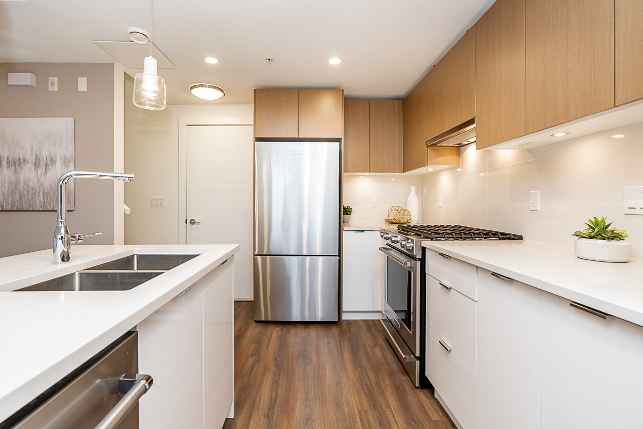 TH5-108 East 8th St, North Vancouver, BC 13