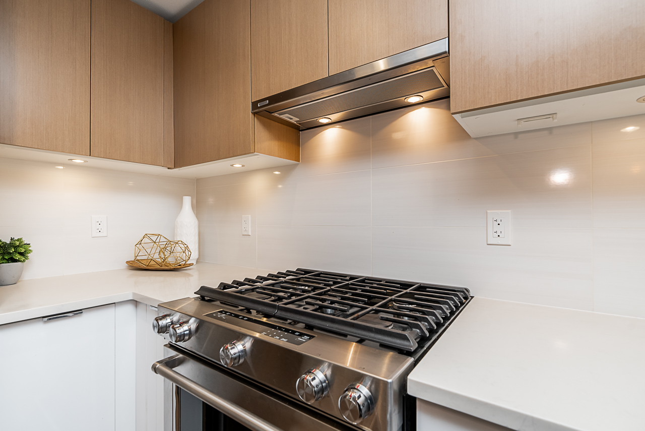 TH5-108 East 8th St, North Vancouver, BC 11