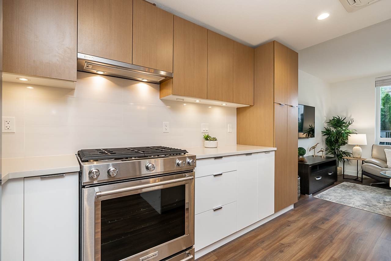 TH5-108 East 8th St, North Vancouver, BC 12