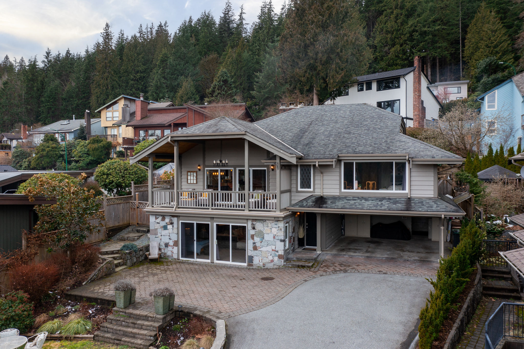 2111 Badger Road, North Vancouver 44