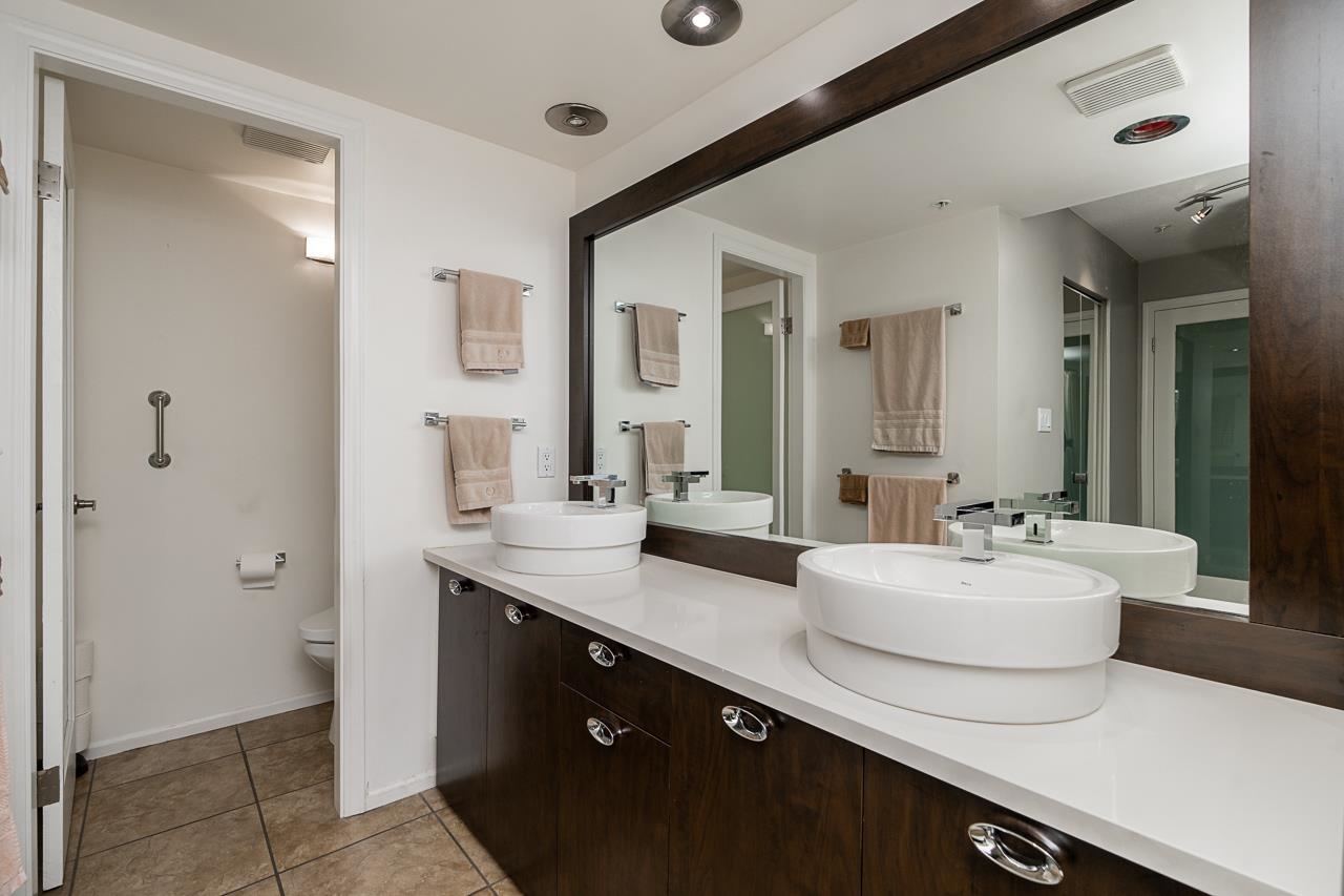 207 1859 SPYGLASS PLACE 19