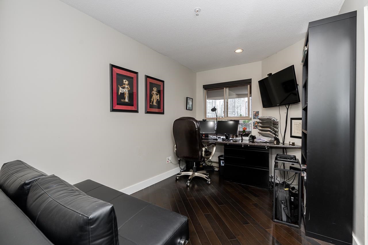 207 1859 SPYGLASS PLACE 20