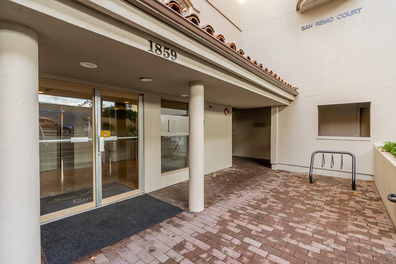 207 1859 SPYGLASS PLACE 26