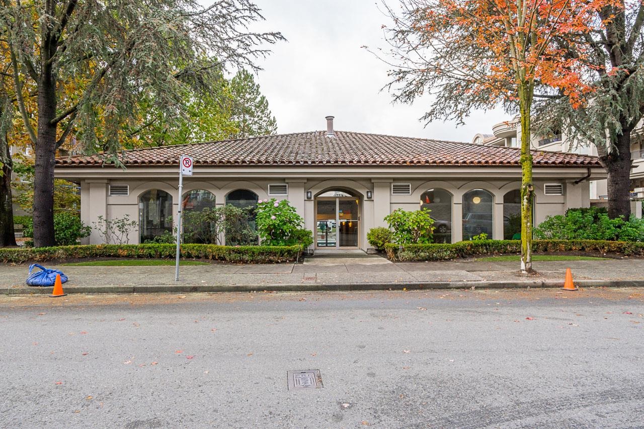 207 1859 SPYGLASS PLACE 28