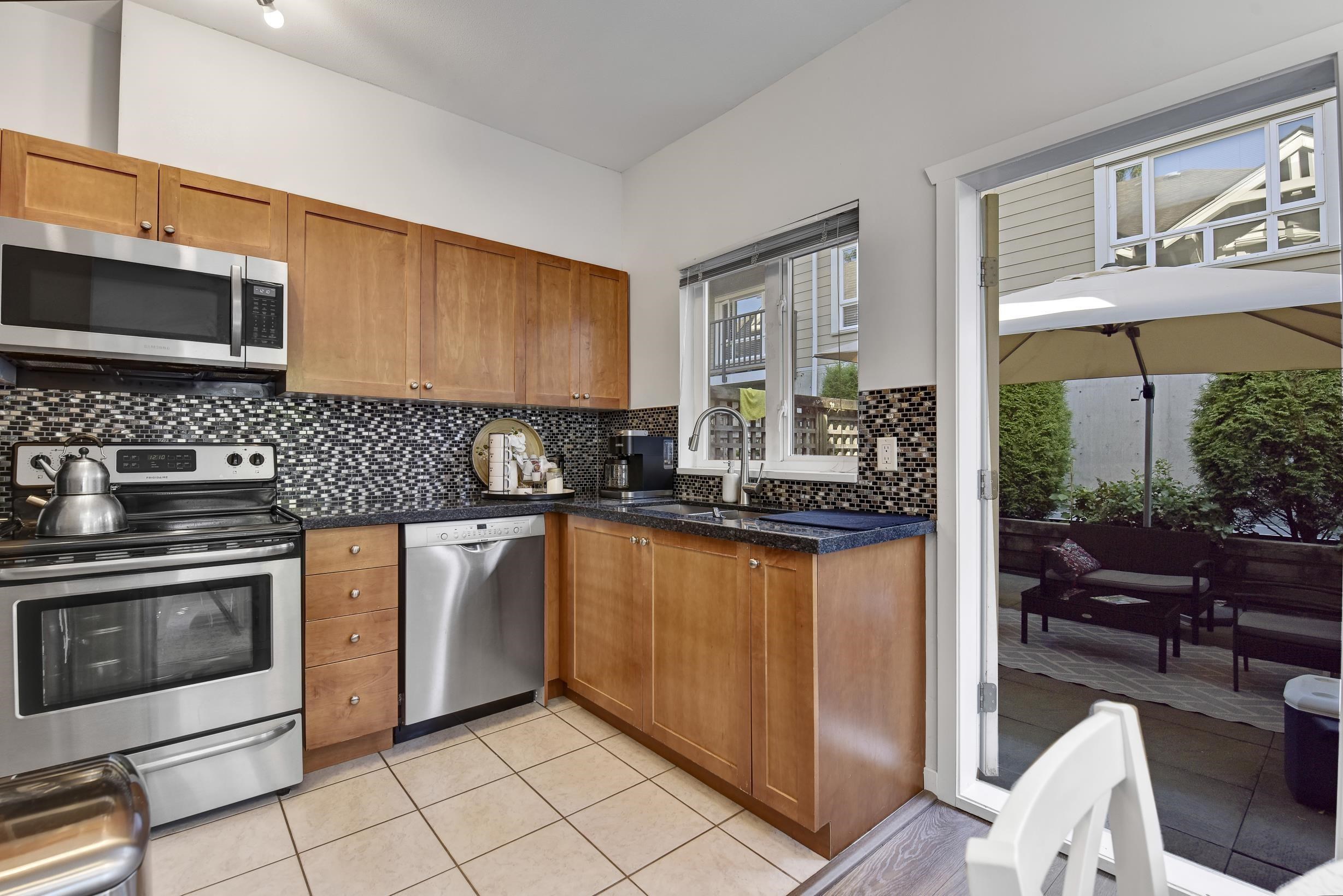 2280 CHESTERFIELD AVENUE 8
