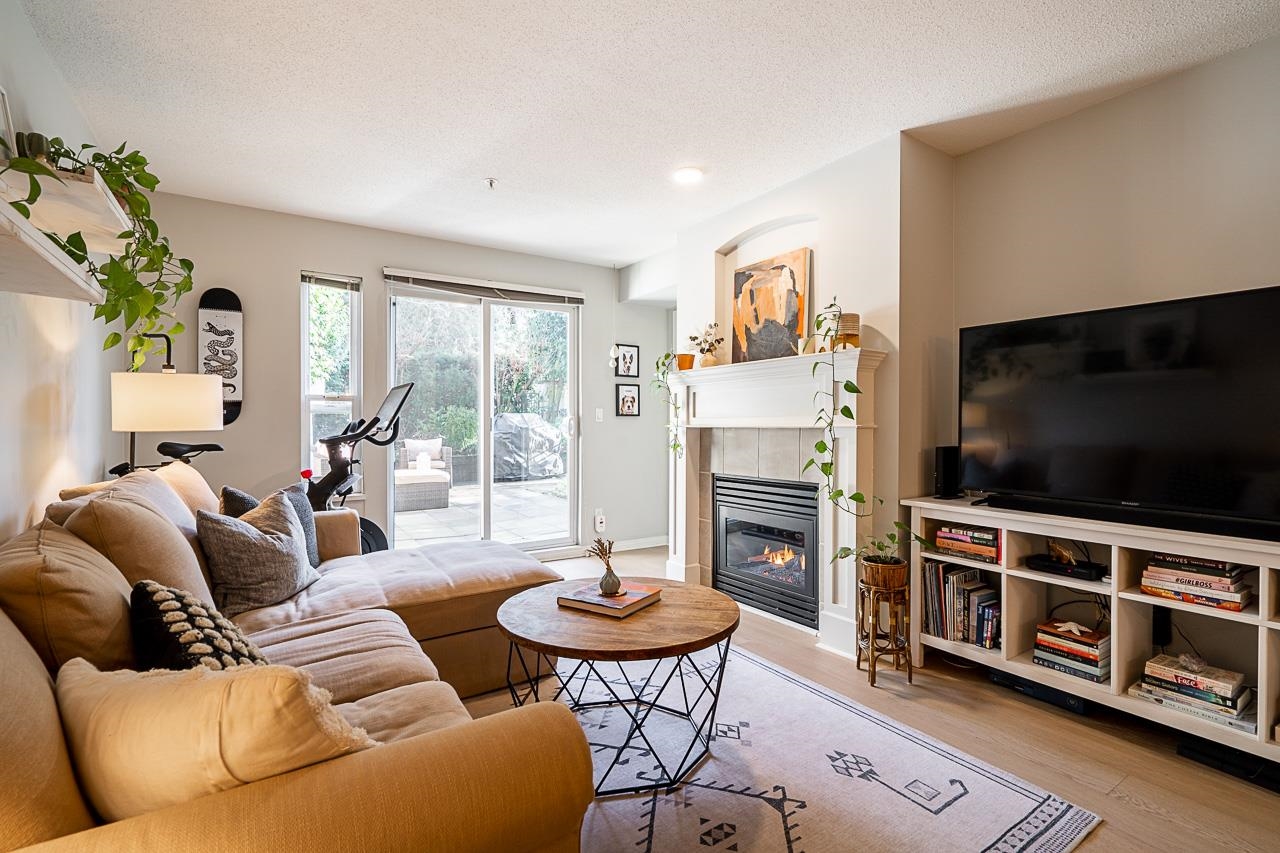 119-333 E 1ST STREET 10