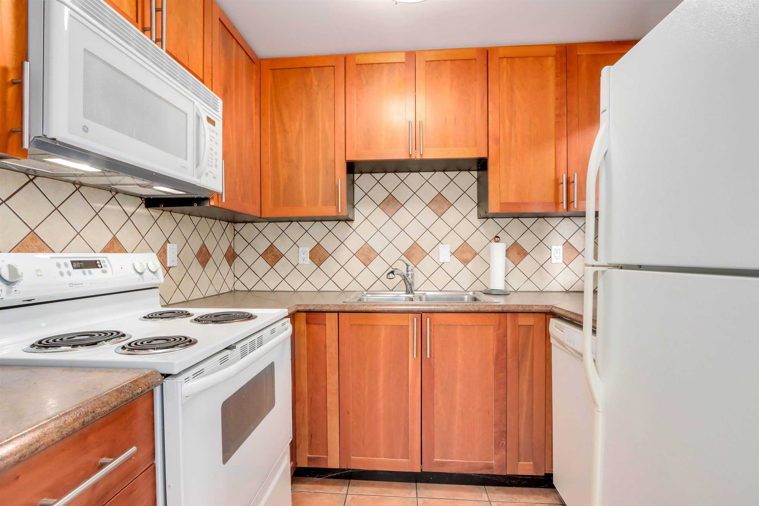 3911 Napier Street, Burnaby, BC 18
