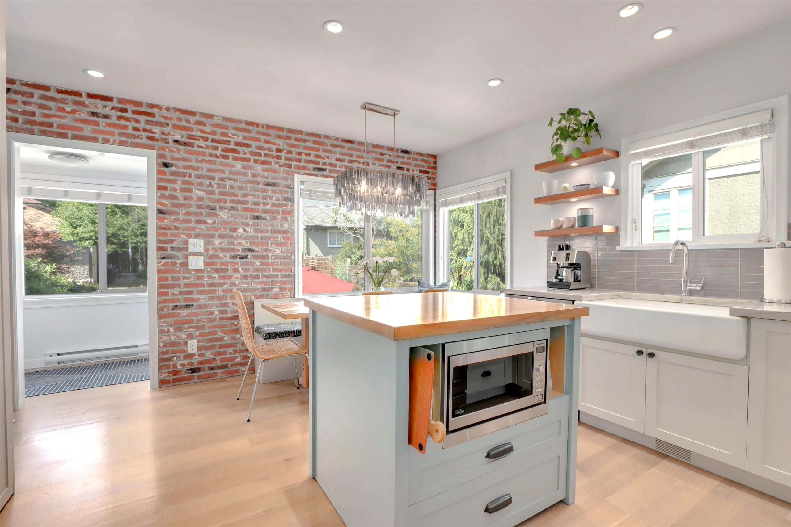 3911 Napier Street, Burnaby, BC 6