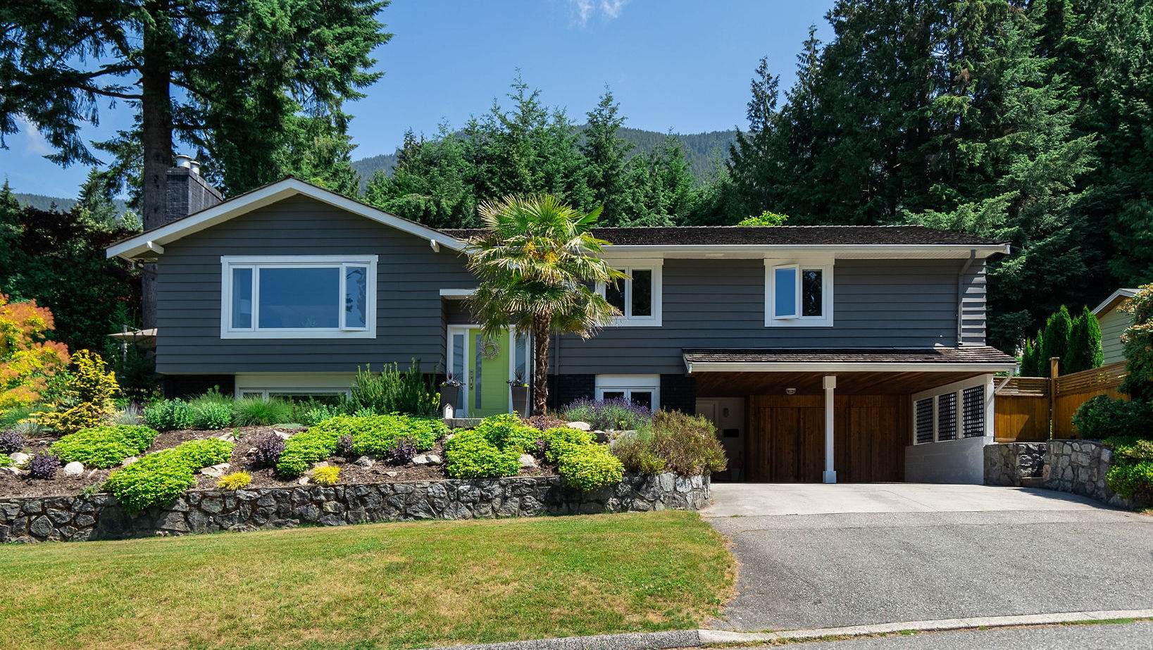 990 SONORA PLACE
NORTH VANCOUVER, BC V7R 3W1
