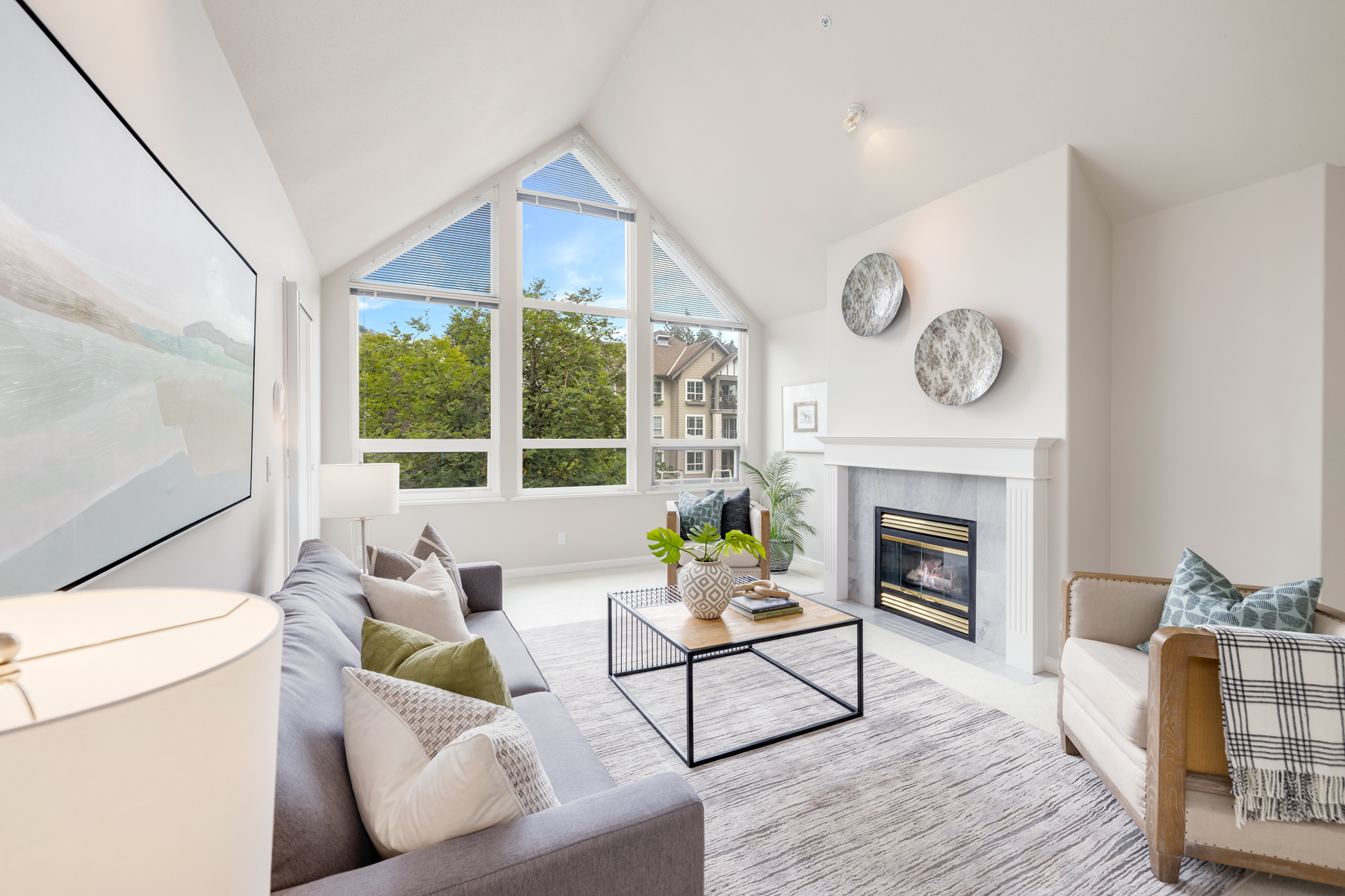 302 - 1145 29TH ST E
NORTH VANCOUVER, BC 2