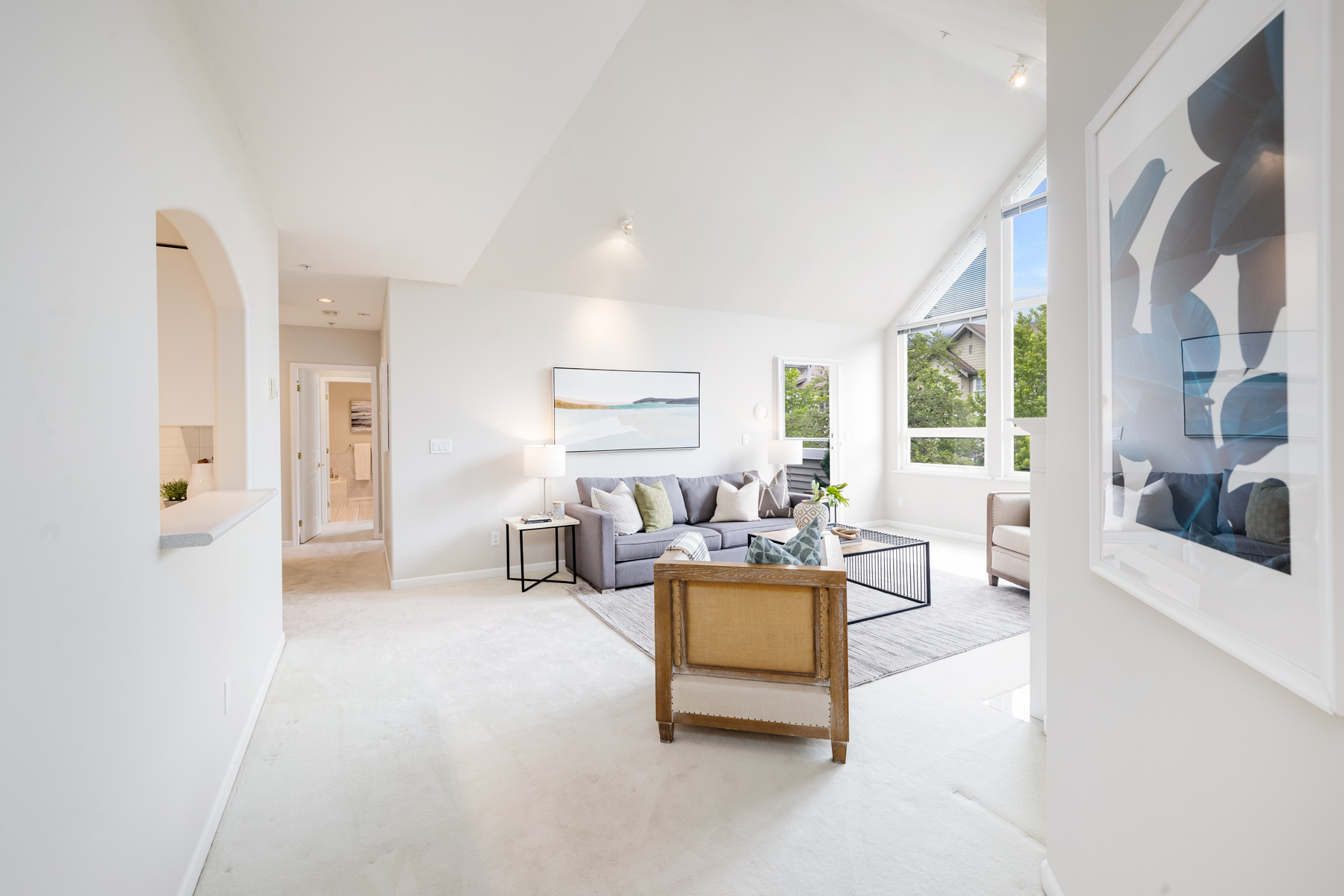 302 - 1145 29TH ST E
NORTH VANCOUVER, BC 9