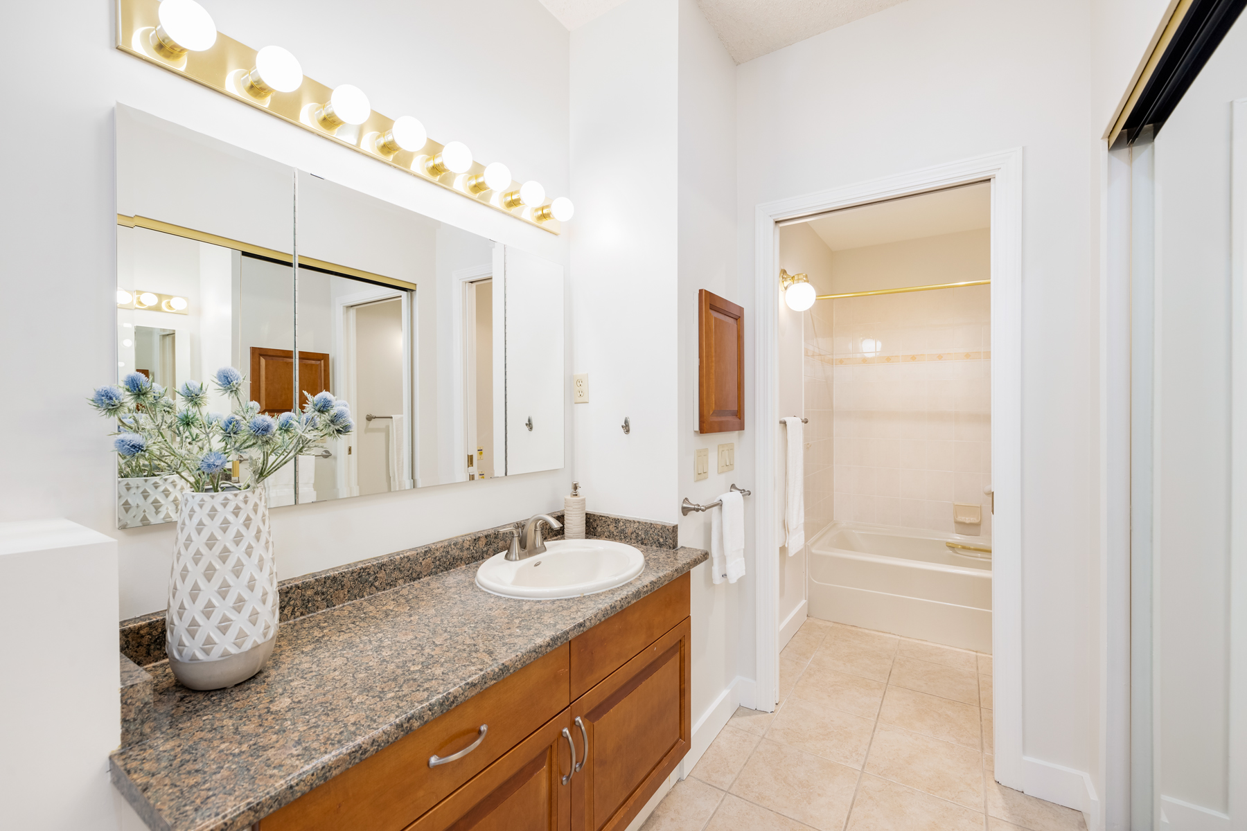 413-2800 Chesterfield Ave 17