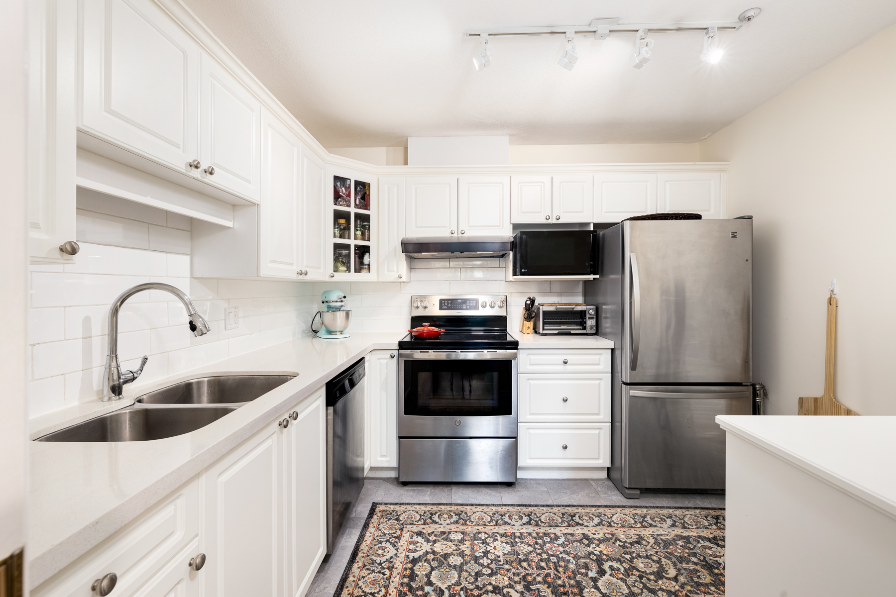105-5735 Hampton Place, Vancouver, BC 2