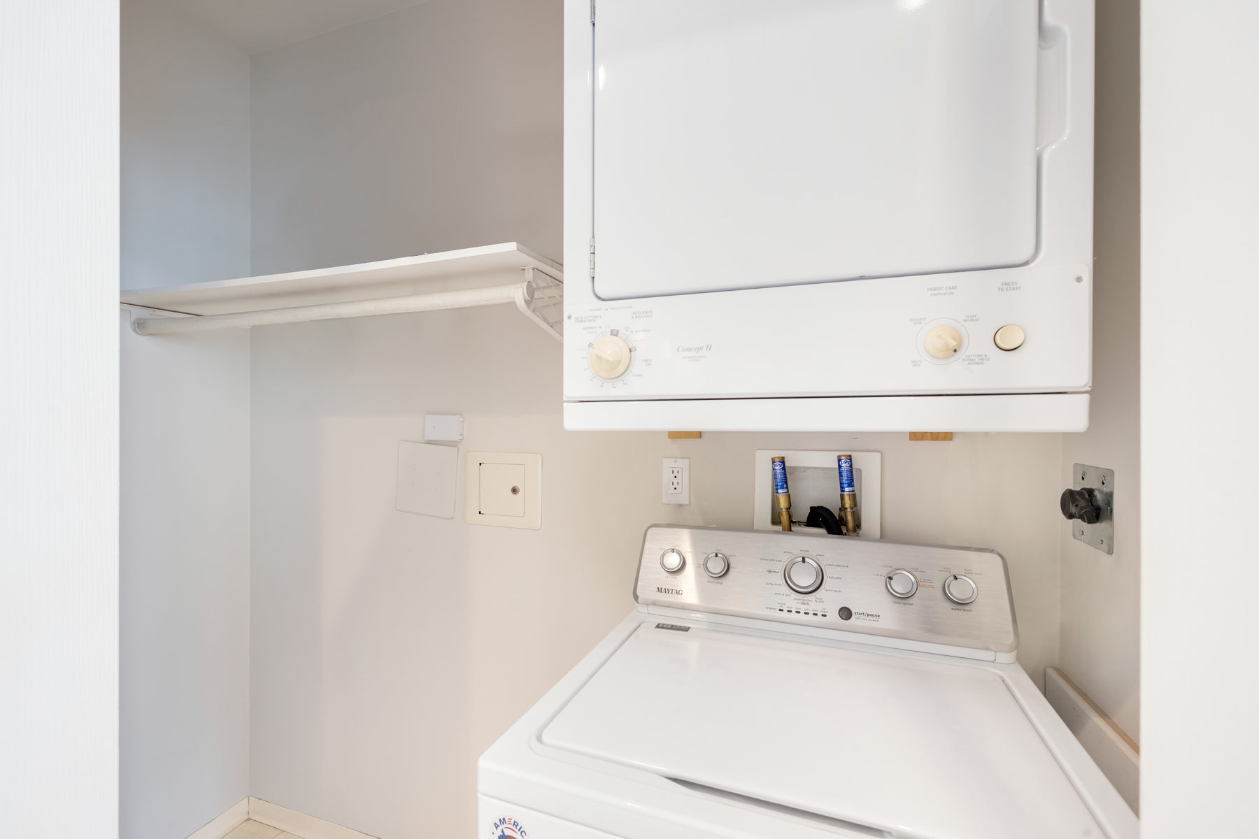 302 - 1145 29TH ST E
NORTH VANCOUVER, BC 23