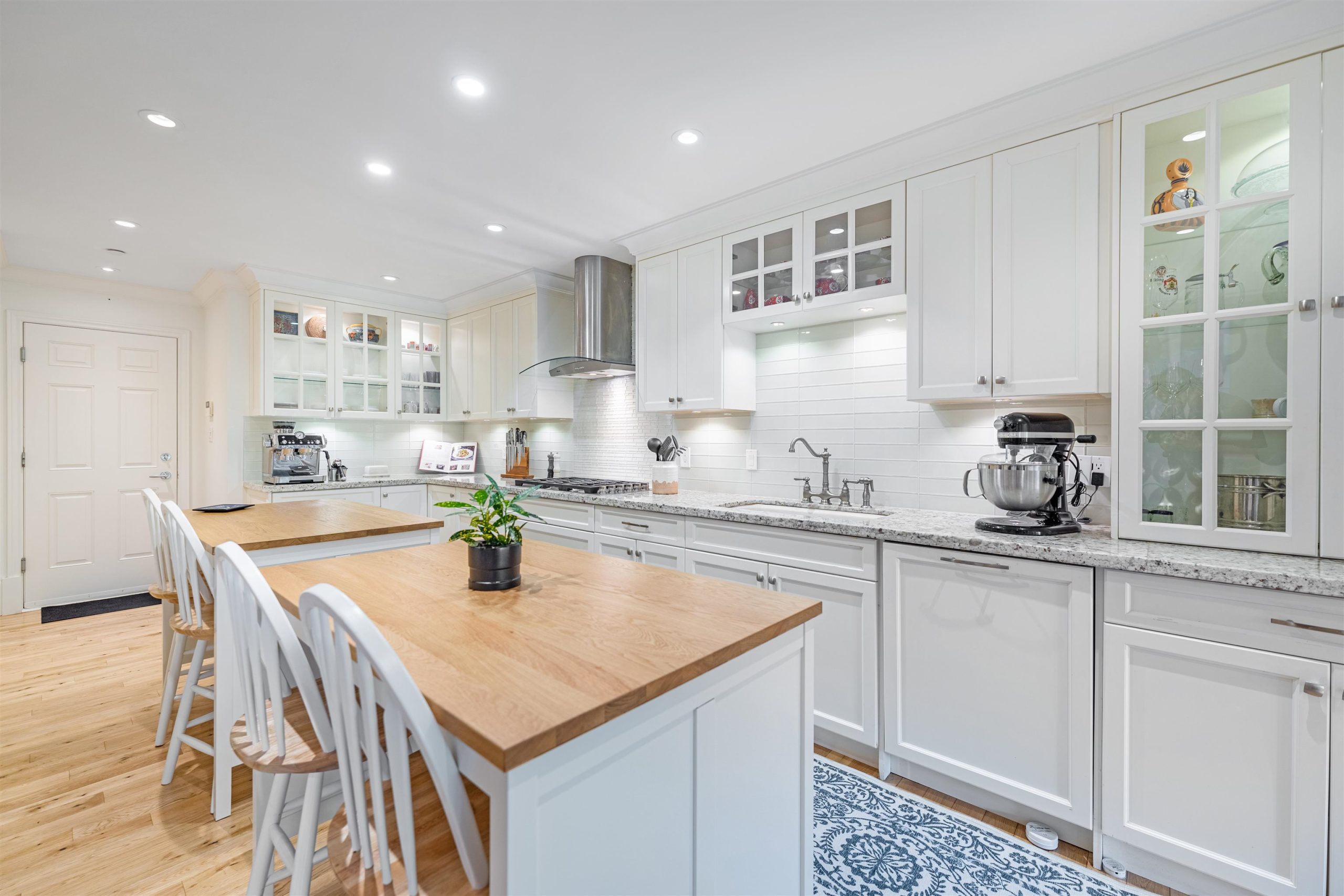 30 WHITECAP COURT 16