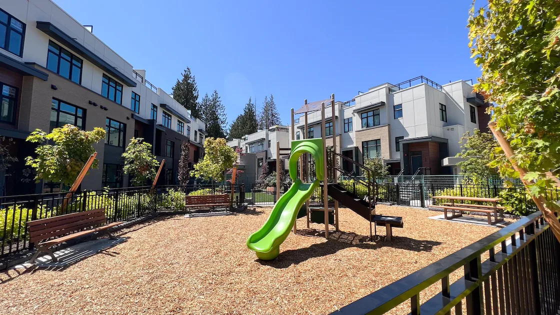226 2035 GLENAIRE DRIVE 11