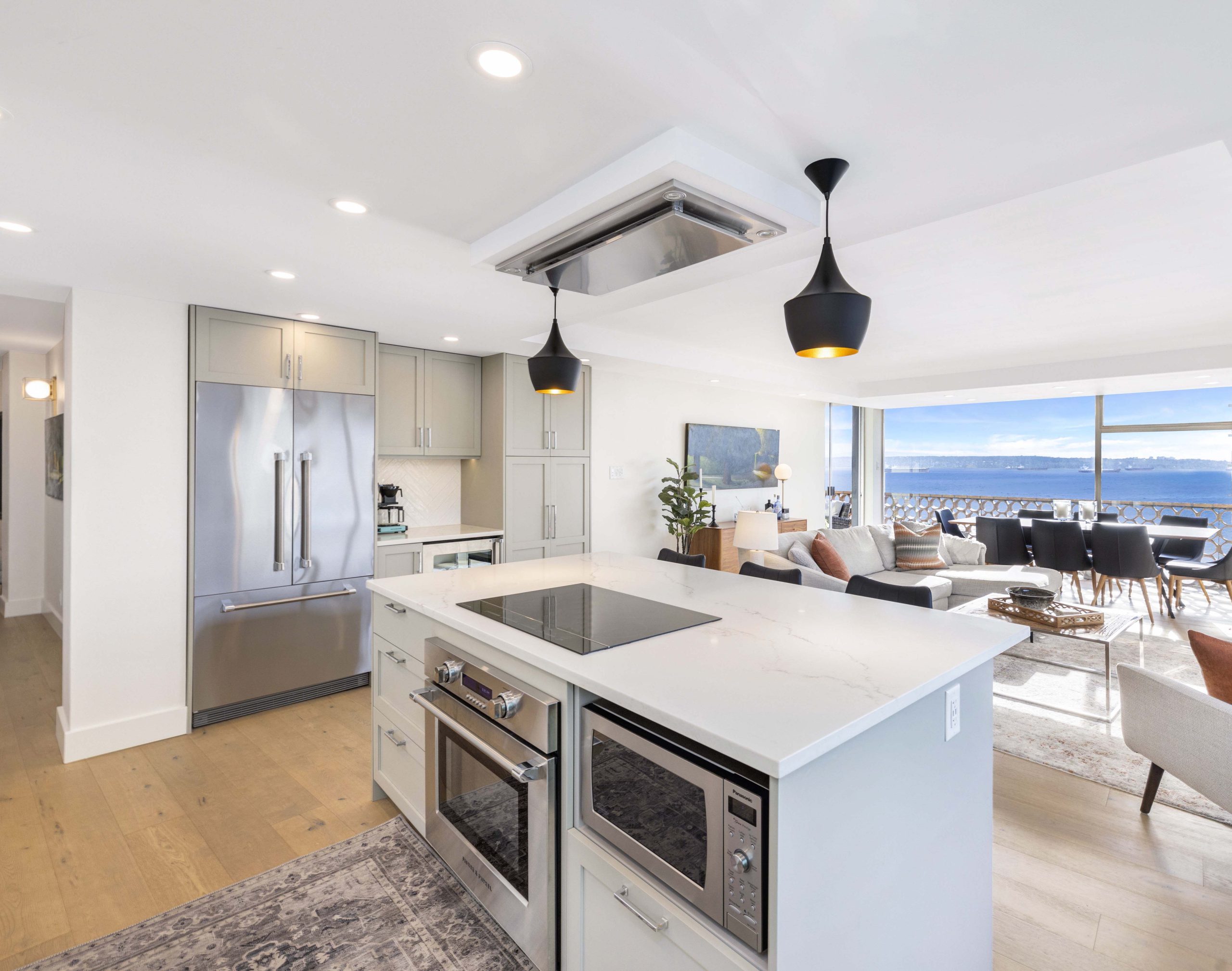 605-2135 Argyle Ave, West Vancouver