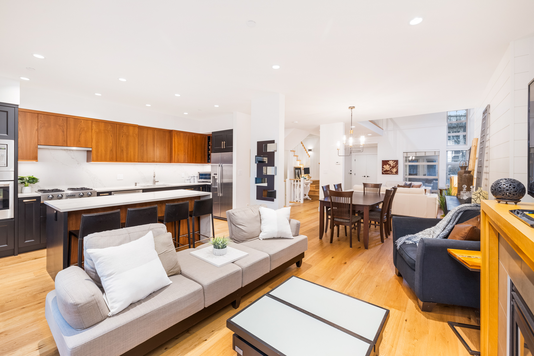 16-3750 Edgemont Blvd, North Vancouver, BC 14