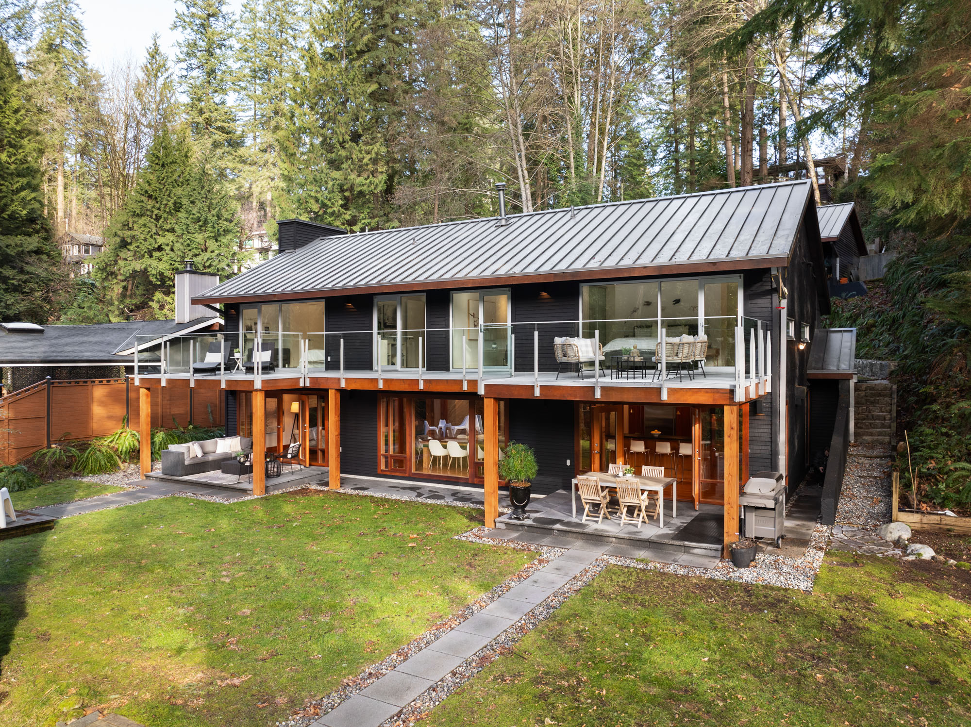 3995 Capilano Road, North Vancouver, BC 3