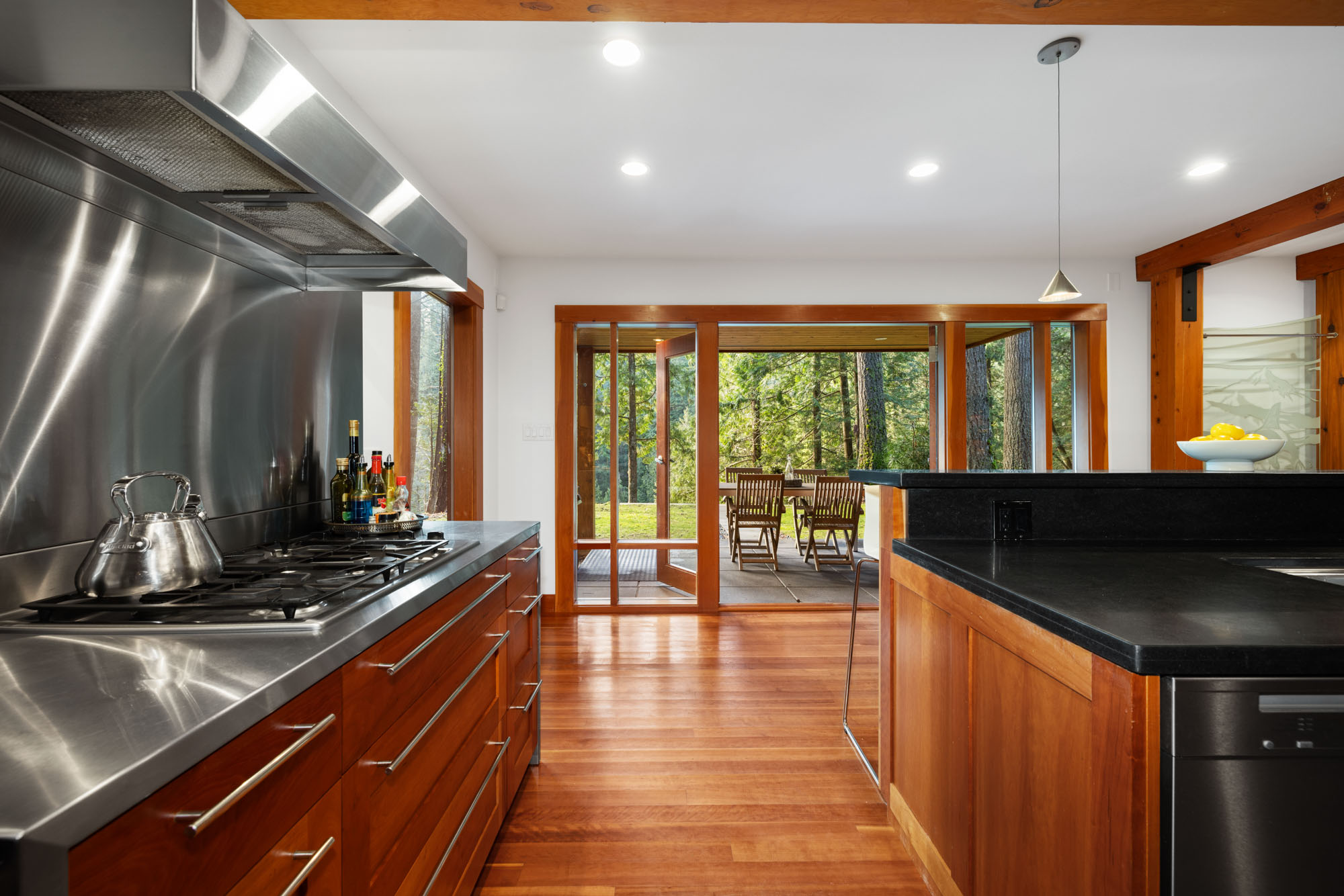 3995 Capilano Road, North Vancouver, BC 15