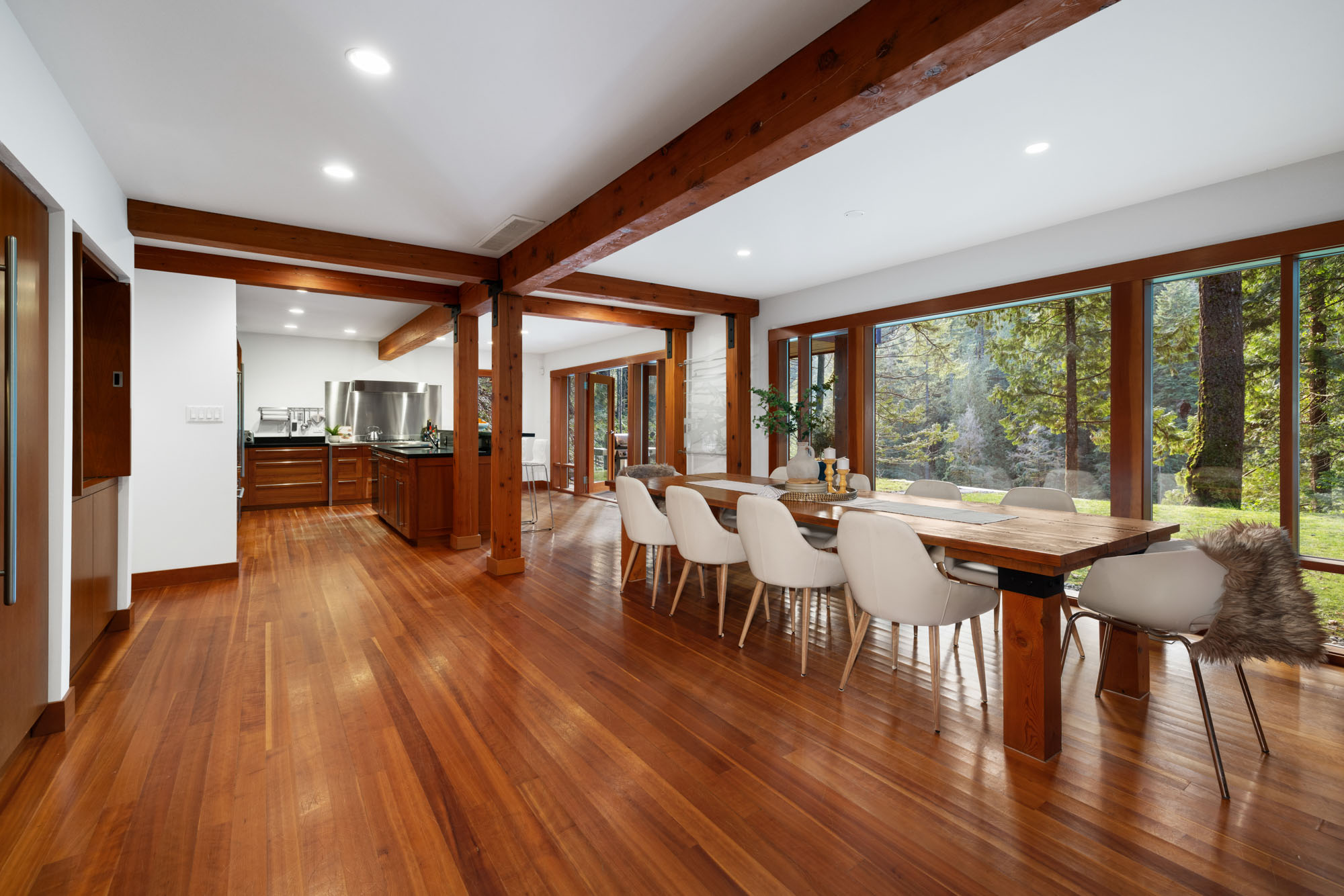 3995 Capilano Road, North Vancouver, BC 23