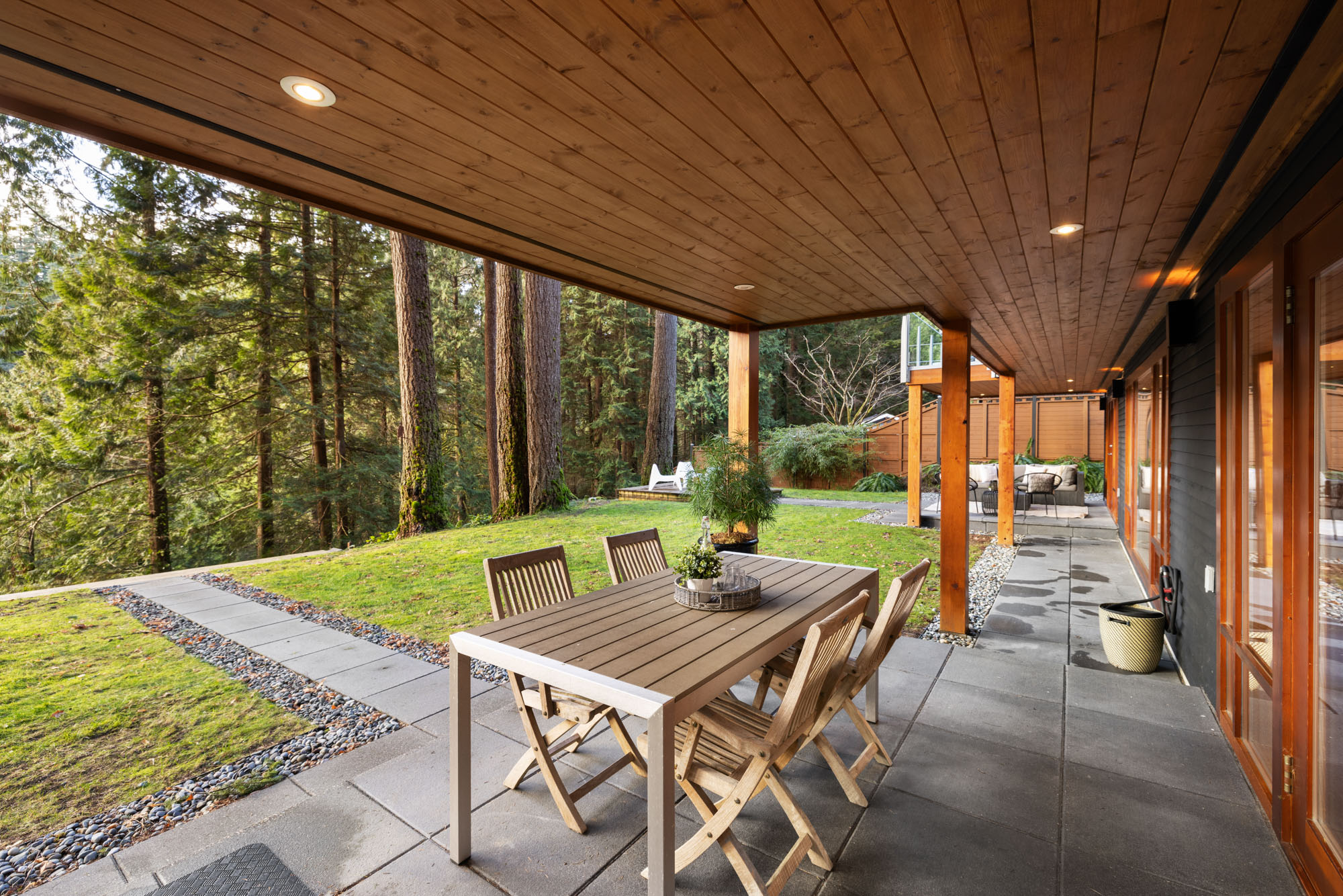 3995 Capilano Road, North Vancouver, BC 52