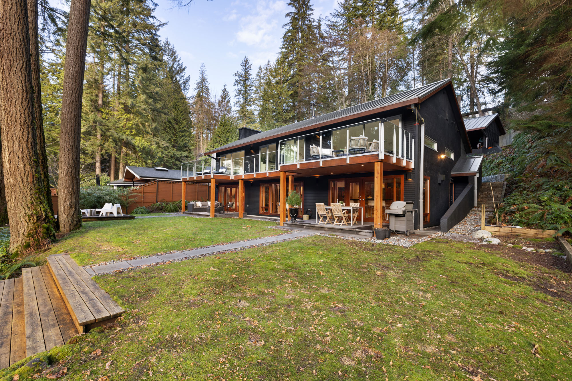 3995 Capilano Road, North Vancouver, BC 53