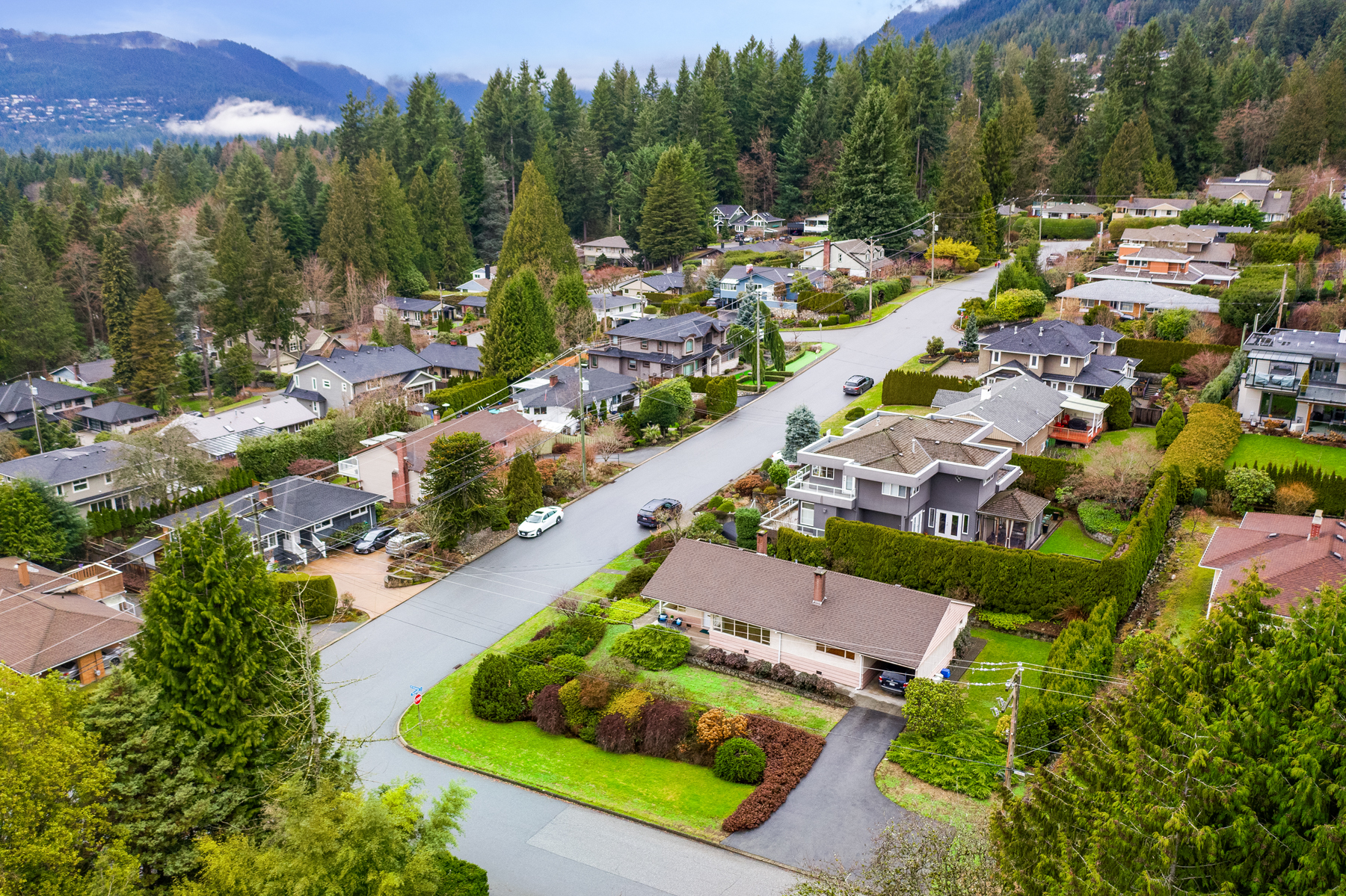 3726 Norwood Ave, North Vancouver, BC 24