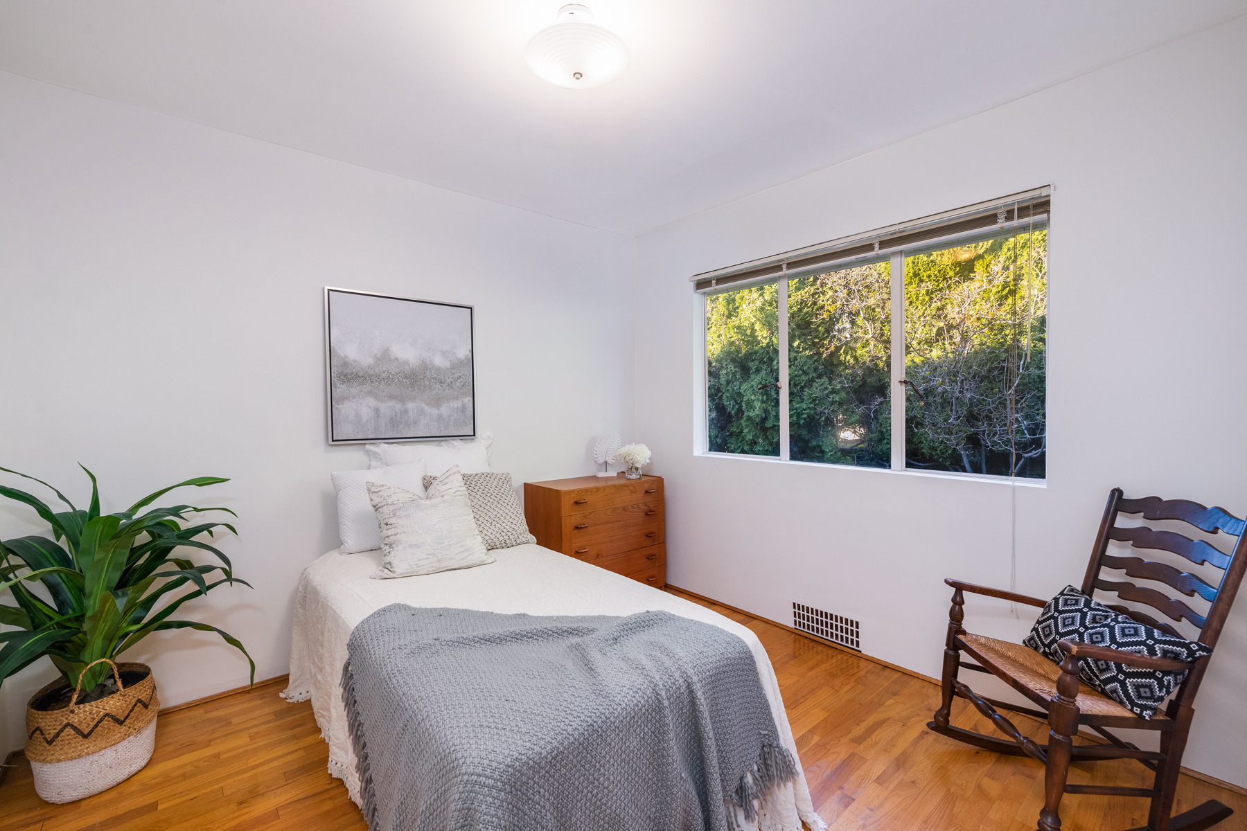 3726 Norwood Ave, North Vancouver, BC 16
