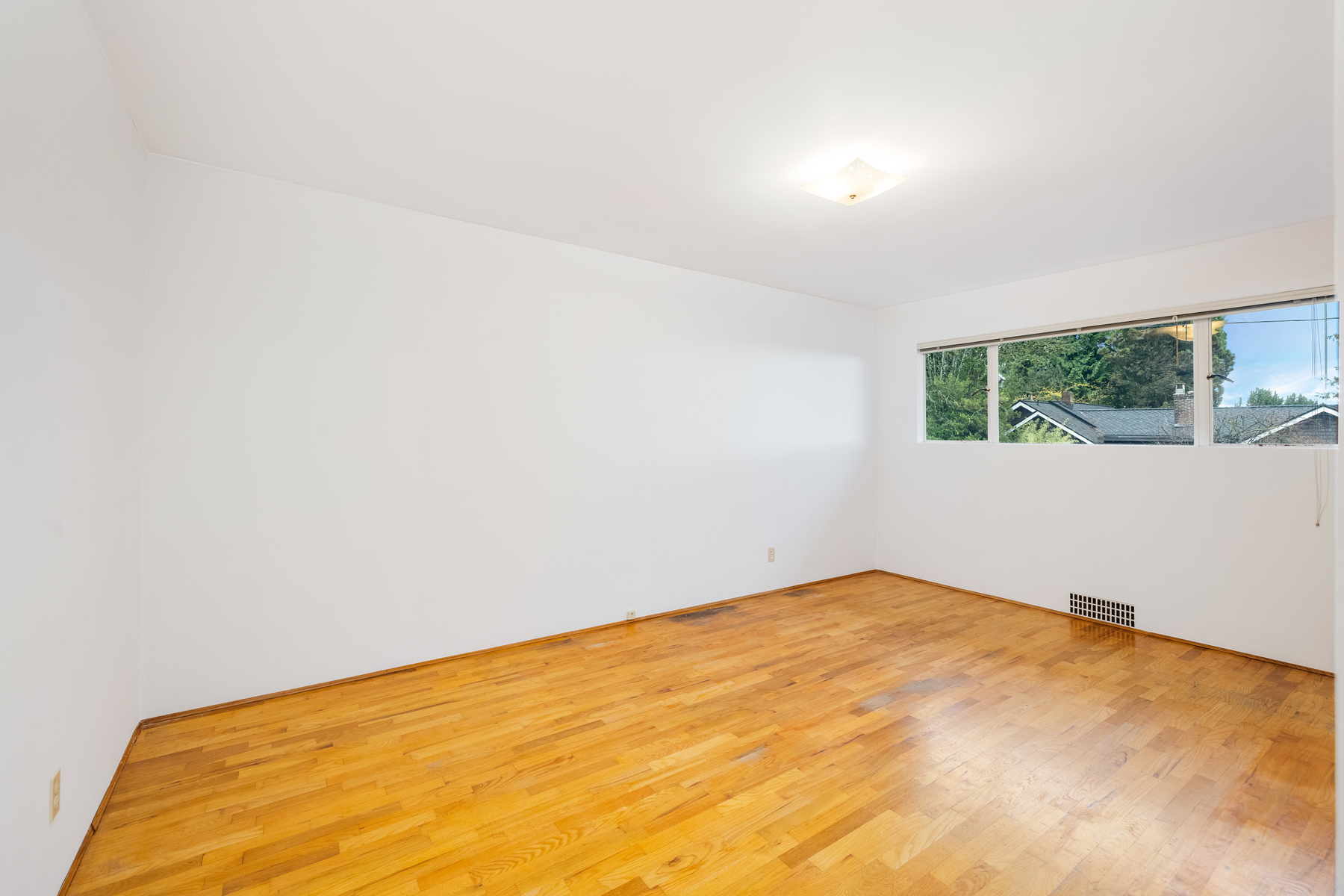 3726 Norwood Ave, North Vancouver, BC 14