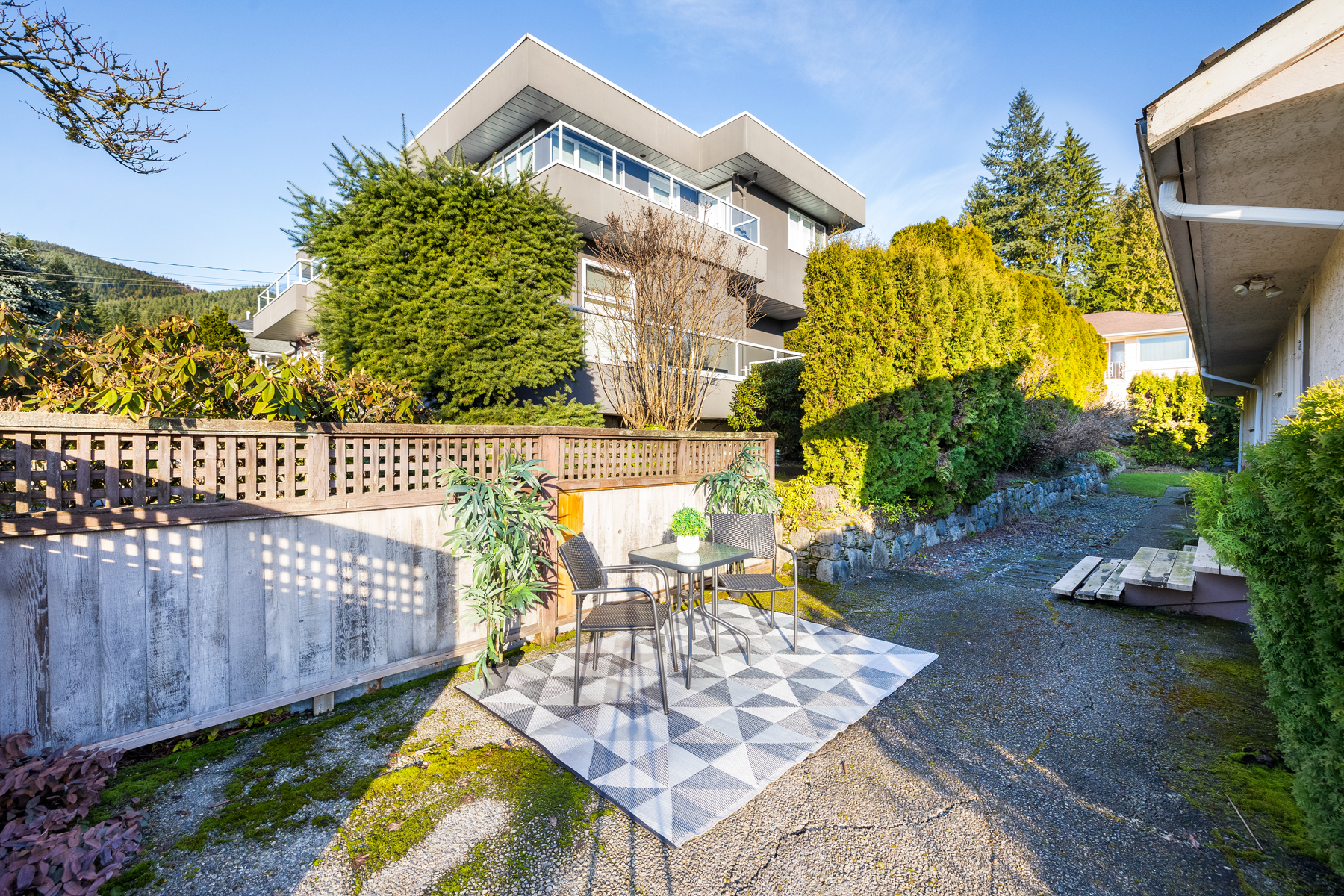 3726 Norwood Ave, North Vancouver, BC 35