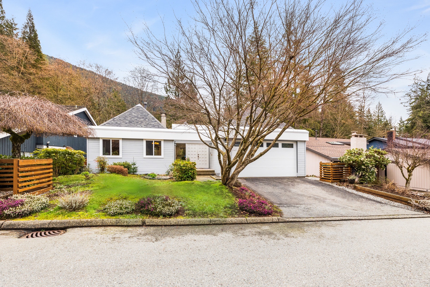 5480 Blueberry Lane, North Vancouver, BC
