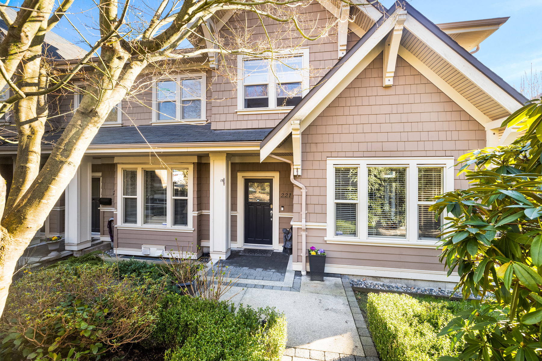 221 East Queens Road, North Vancouver 40