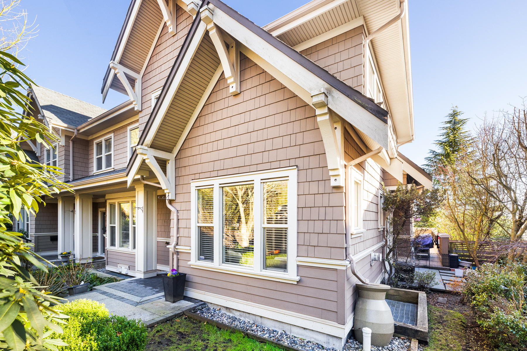 221 East Queens Road, North Vancouver 42