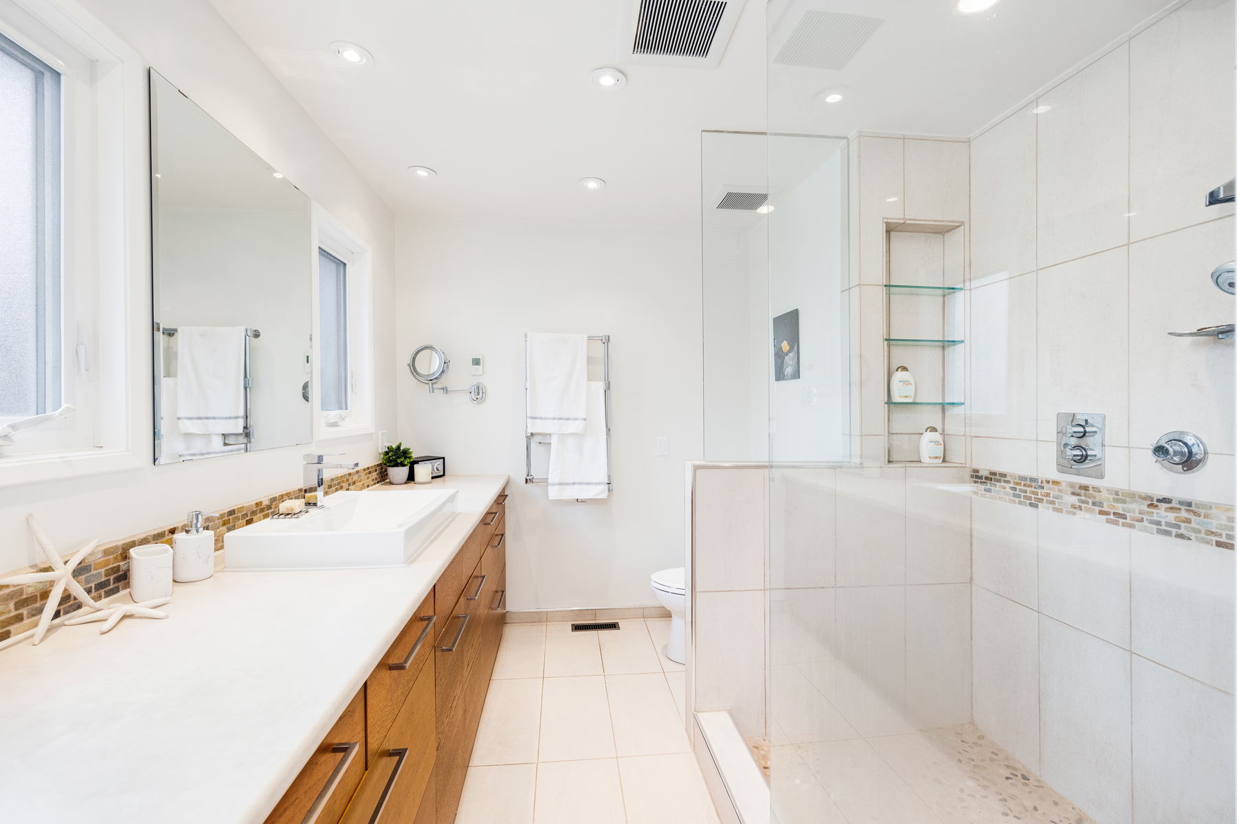 5480 Blueberry Lane, North Vancouver, BC 30