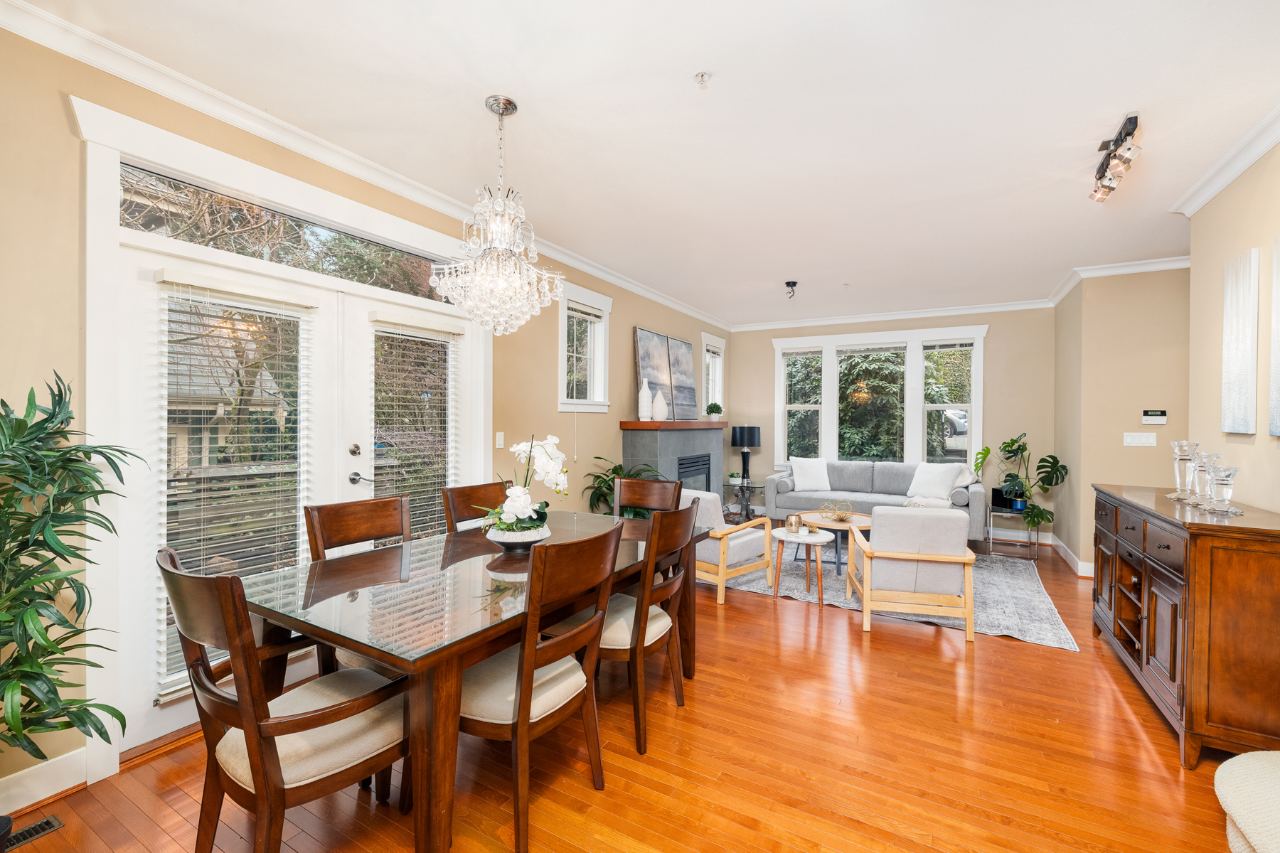 221 East Queens Road, North Vancouver 11