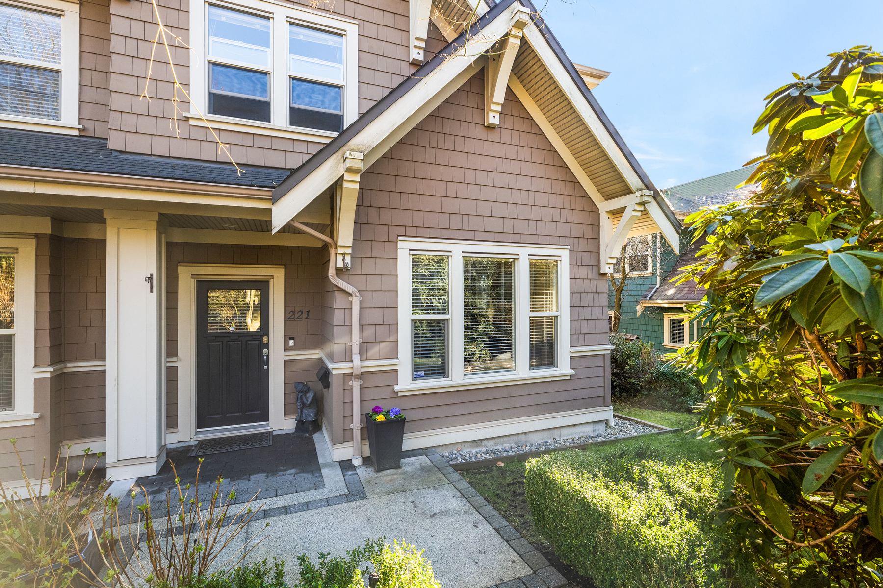 221 East Queens Road, North Vancouver 45