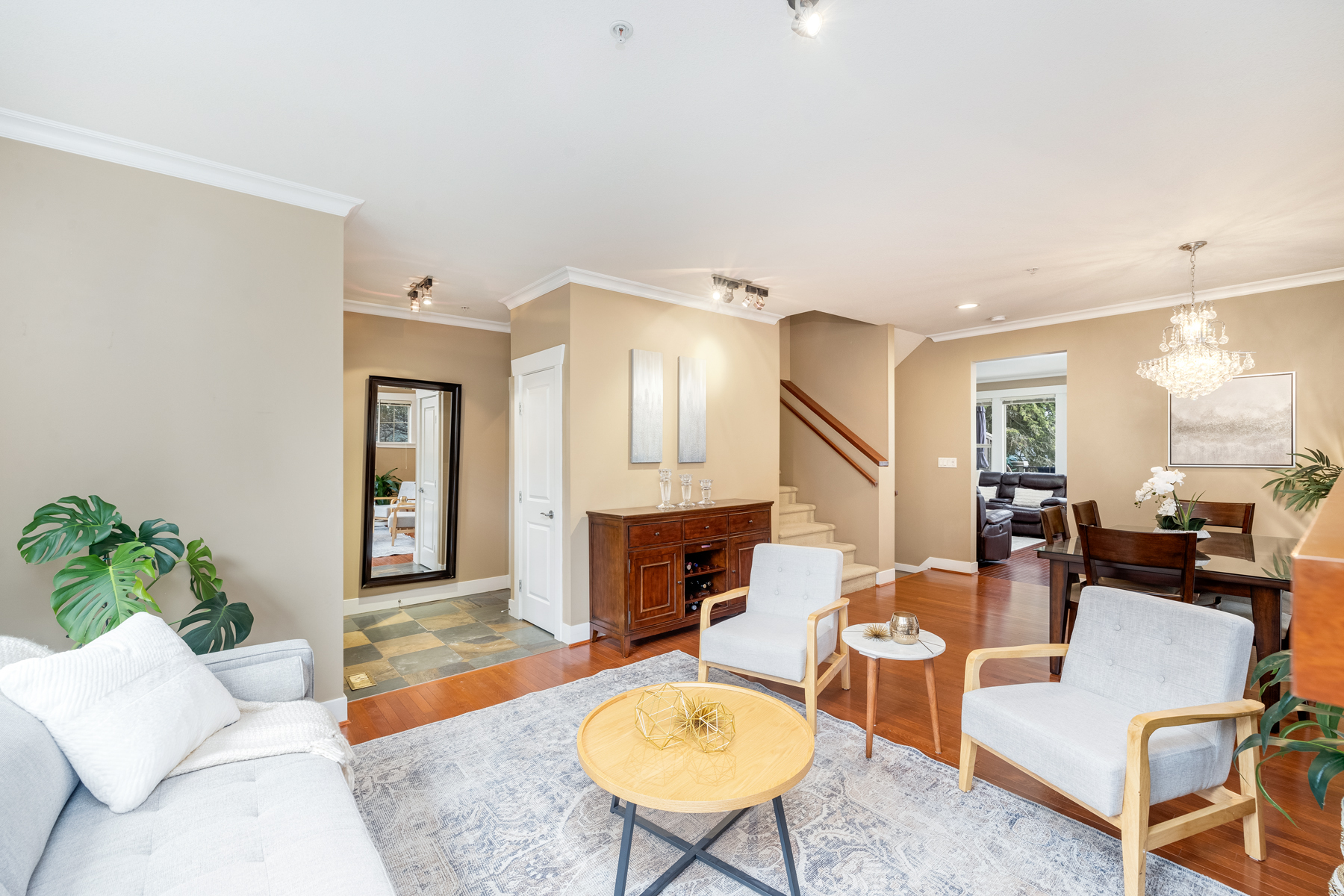 221 East Queens Road, North Vancouver 8
