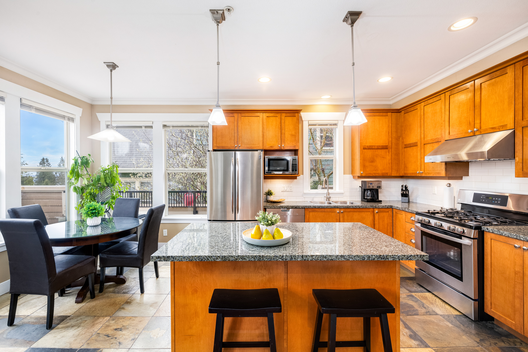 221 East Queens Road, North Vancouver 17