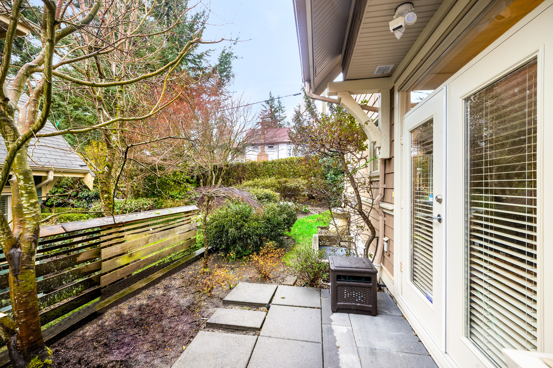 221 East Queens Road, North Vancouver 37