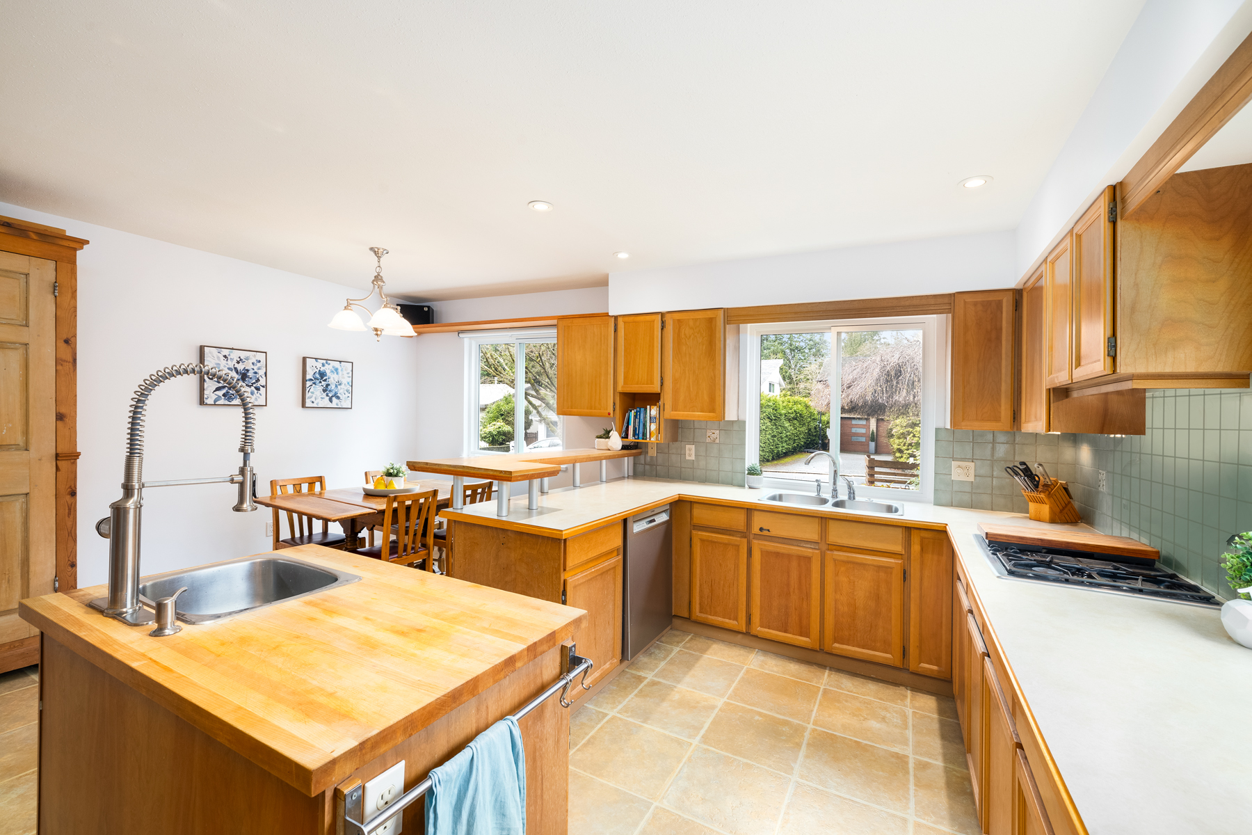 5480 Blueberry Lane, North Vancouver, BC 23
