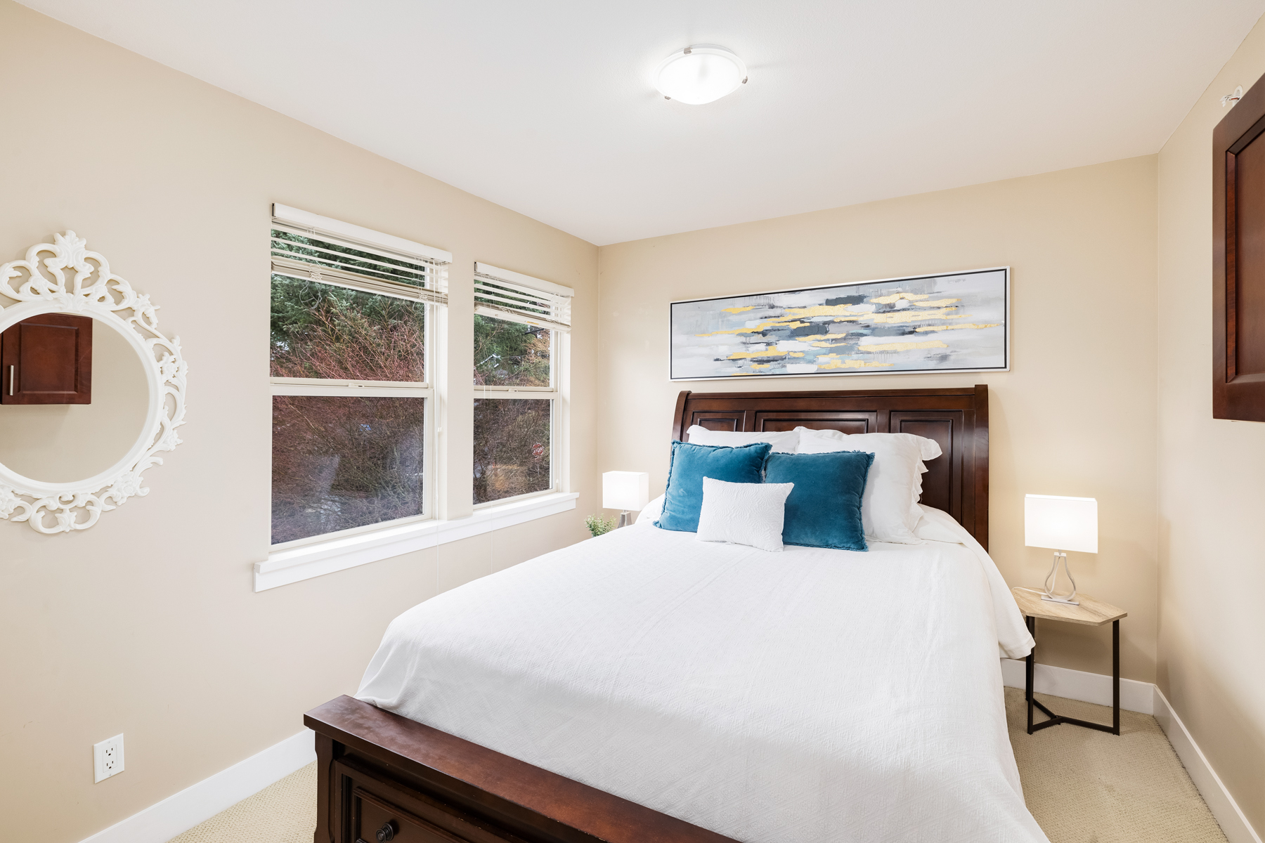 221 East Queens Road, North Vancouver 31