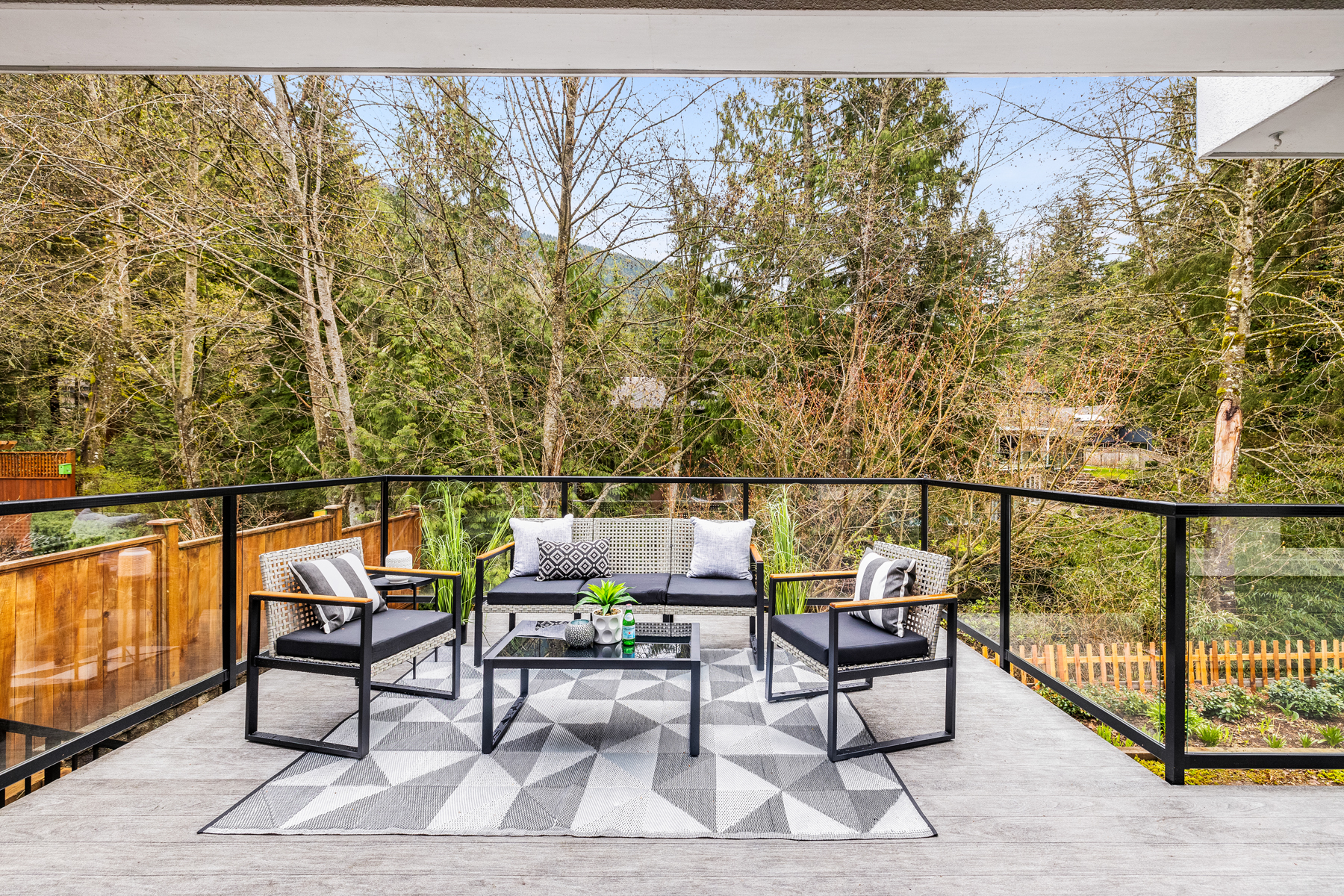 5480 Blueberry Lane, North Vancouver, BC 16