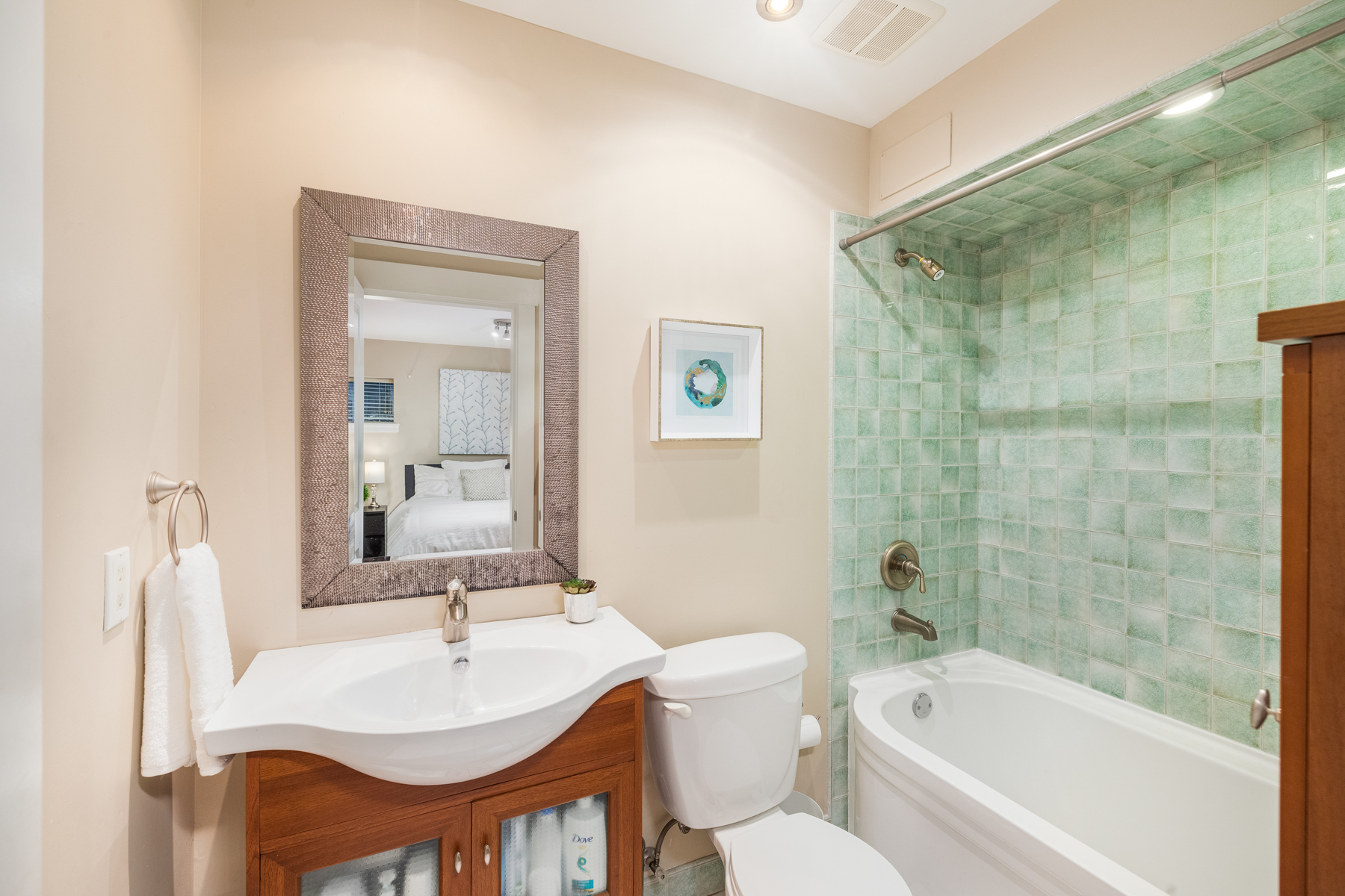 221 East Queens Road, North Vancouver 35