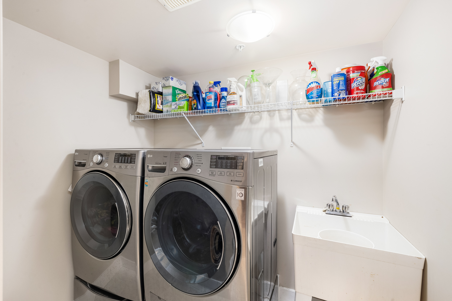 221 East Queens Road, North Vancouver 36