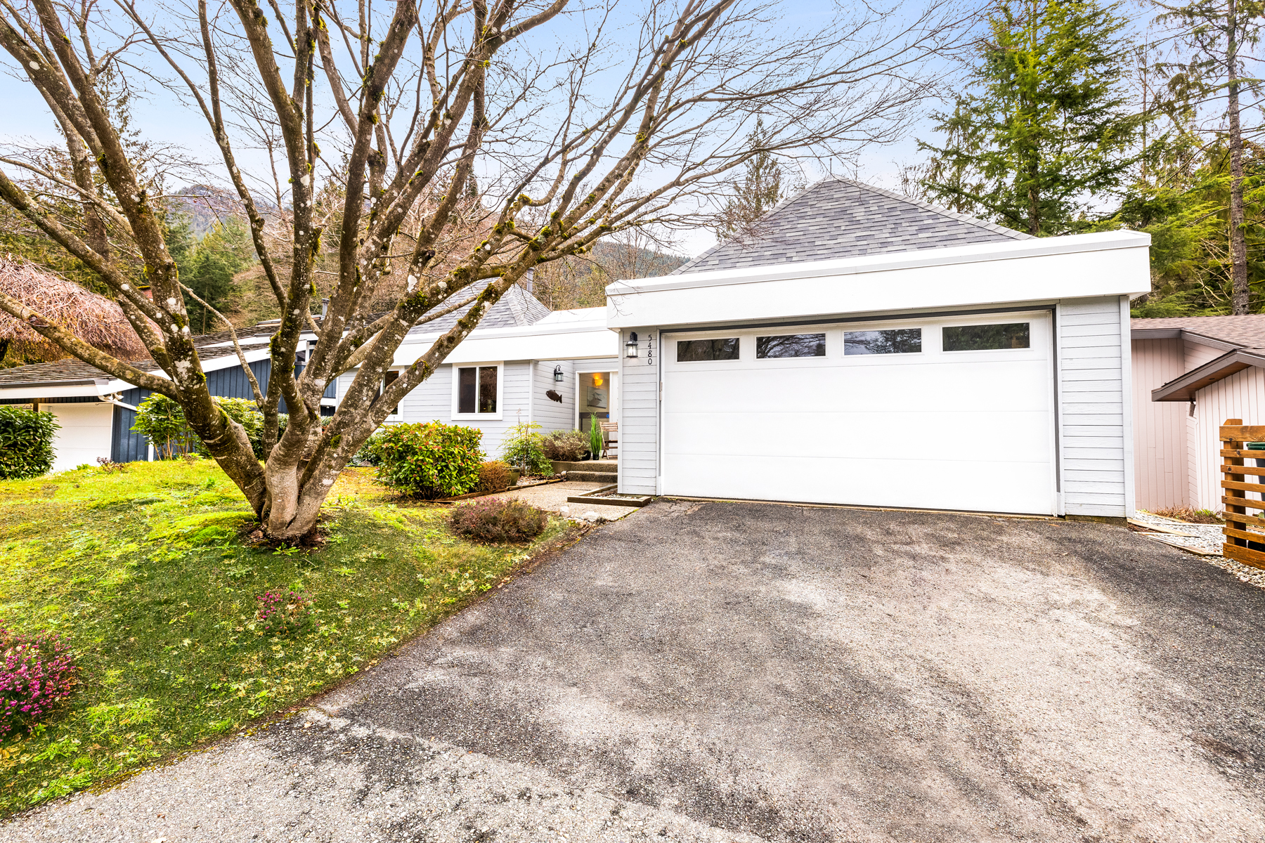 5480 Blueberry Lane, North Vancouver, BC 44