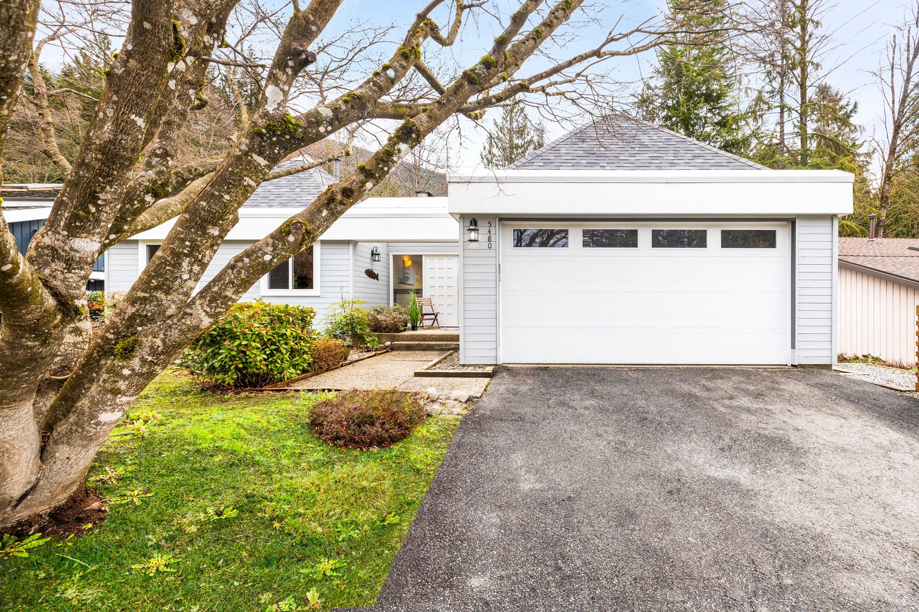 5480 Blueberry Lane, North Vancouver, BC 3
